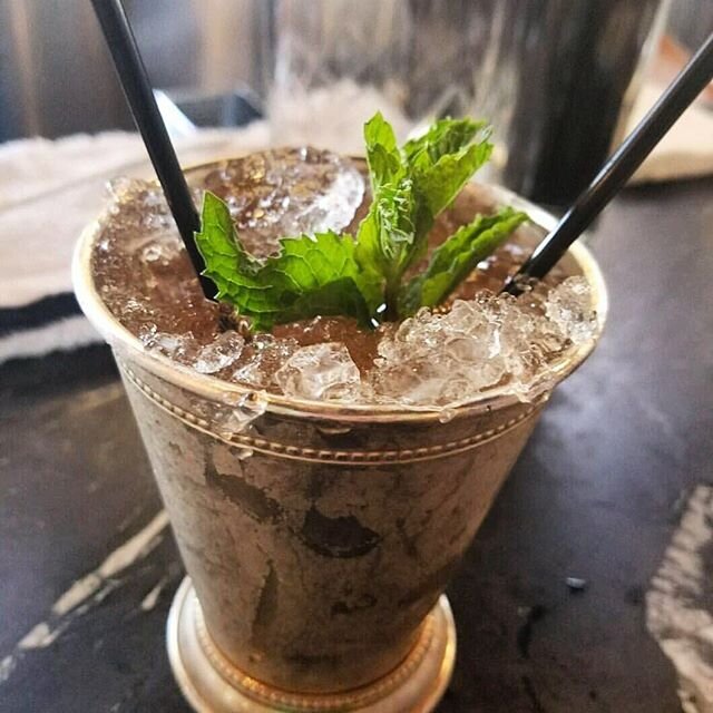 This take of the mint julep @stir_chattanooga was so good!
.
Today is Mint Julep Day, I had to share!
.
The ice is hand crushed in a traditional burlap bag .
This is the true definition of artisanal.
The whiskey was what made it great!
.
.
.
#craftco
