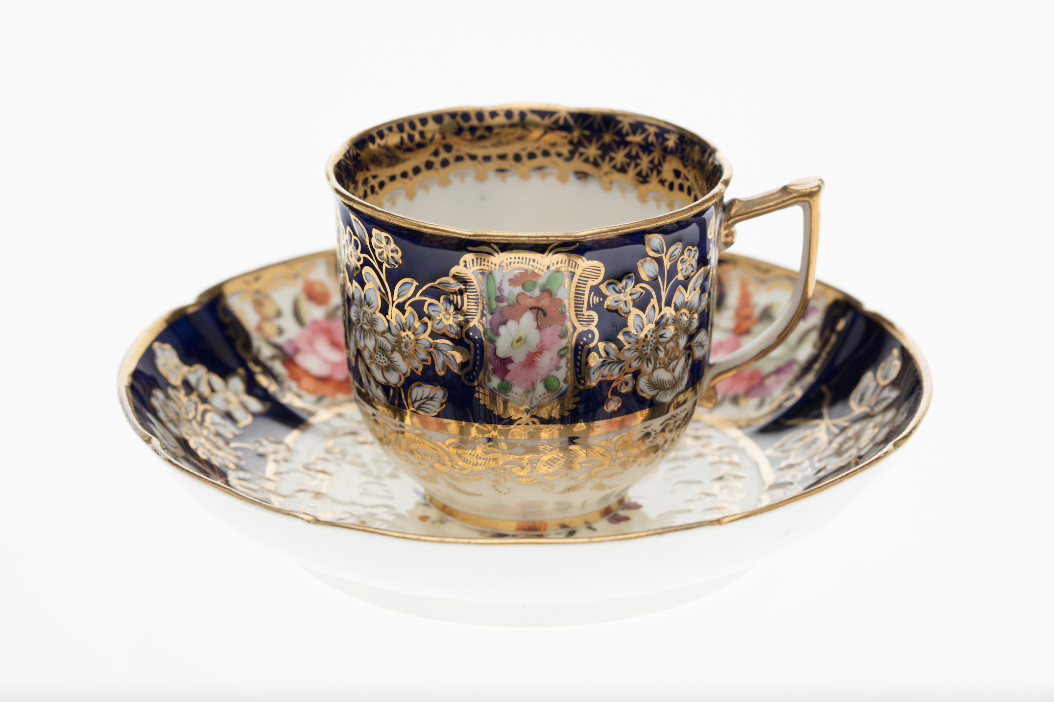  Paraphernalia of Victorian Gentility: Books, Tea and Vases - A Mackelvie Society Public Lecture
