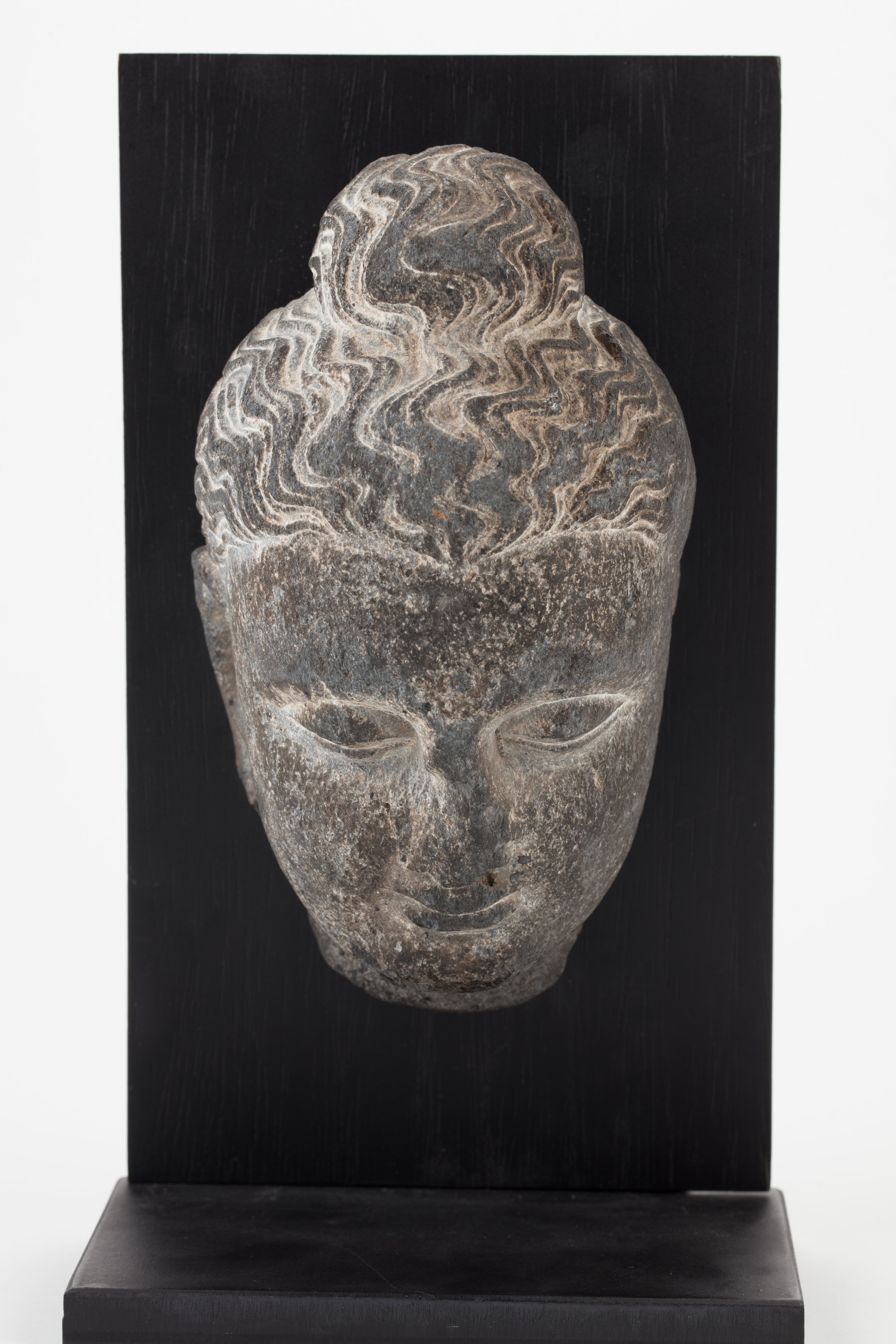 Head stone statue
