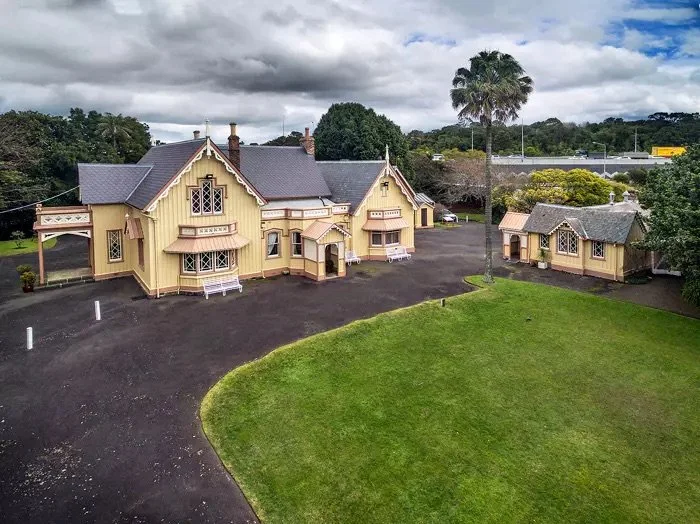 VICTORIAN MEN: JAMES TANNOCK MACKELVIE AND ALFRED BUCKLAND