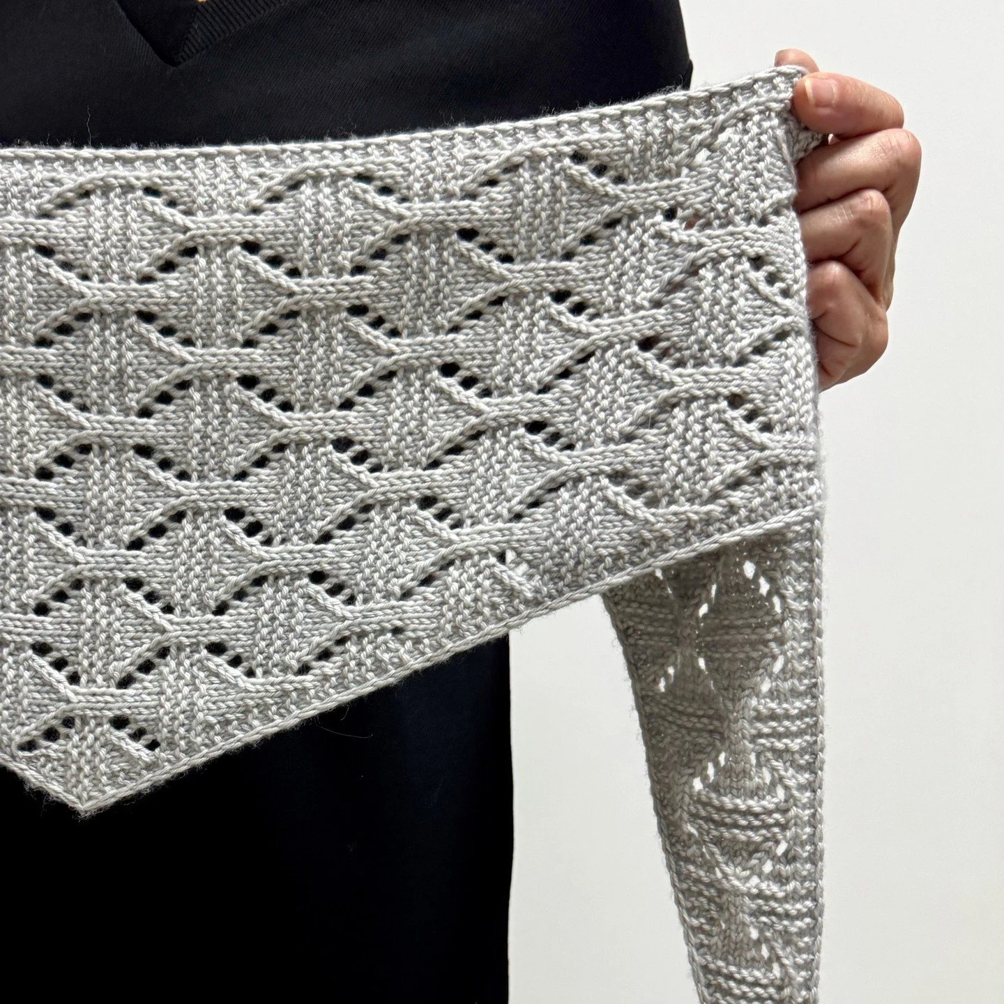Salty Winds bandana scarf 🐚

This versatile bandana style knitted scarf is designed to be both practical and expressive. The texture adds interest without being overpowering, making it suitable for everyday wear. Like the coastal landscape that insp