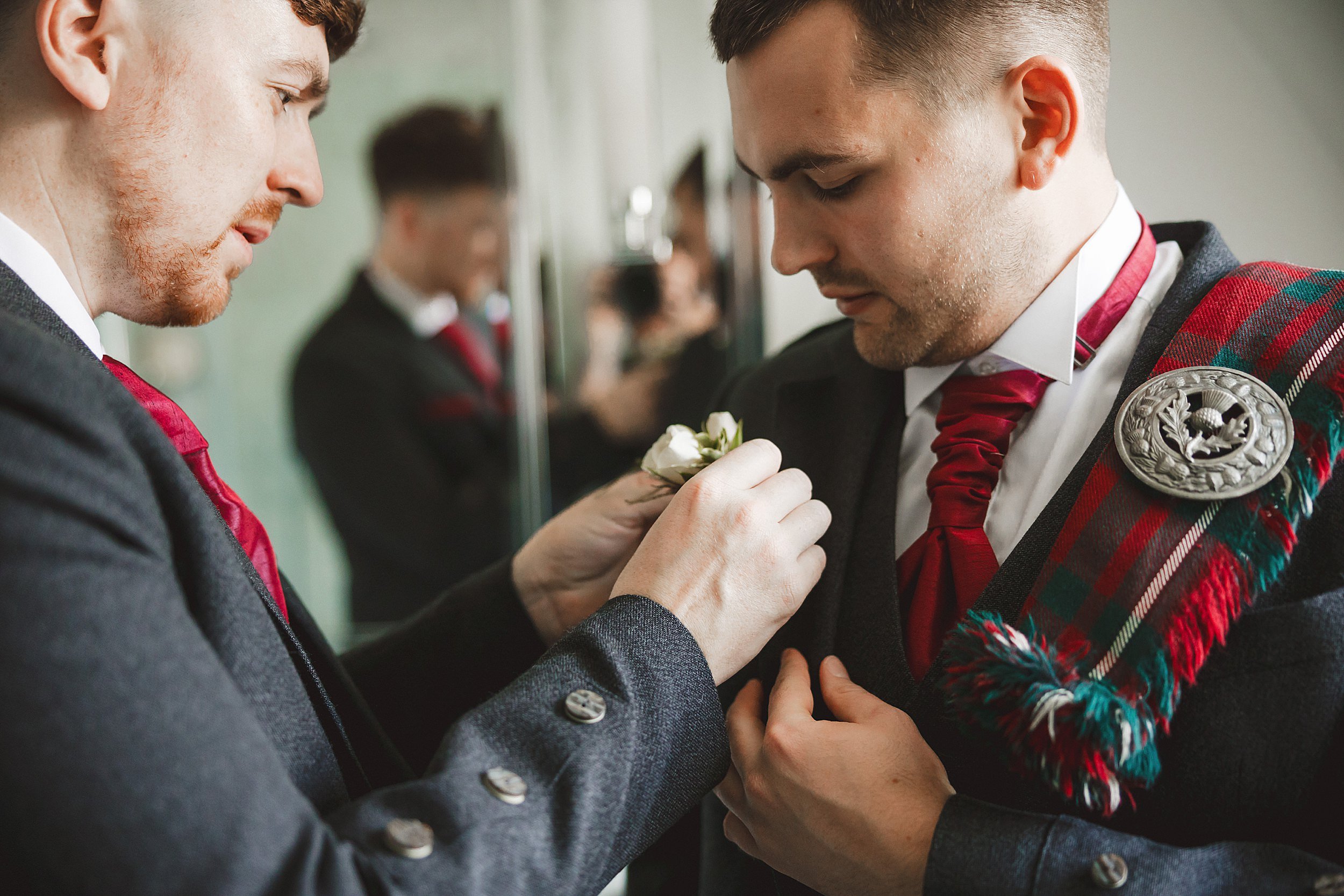 documentary-wedding-photographer-edinburgh-ghillie-dhu-scotland_0020.jpg