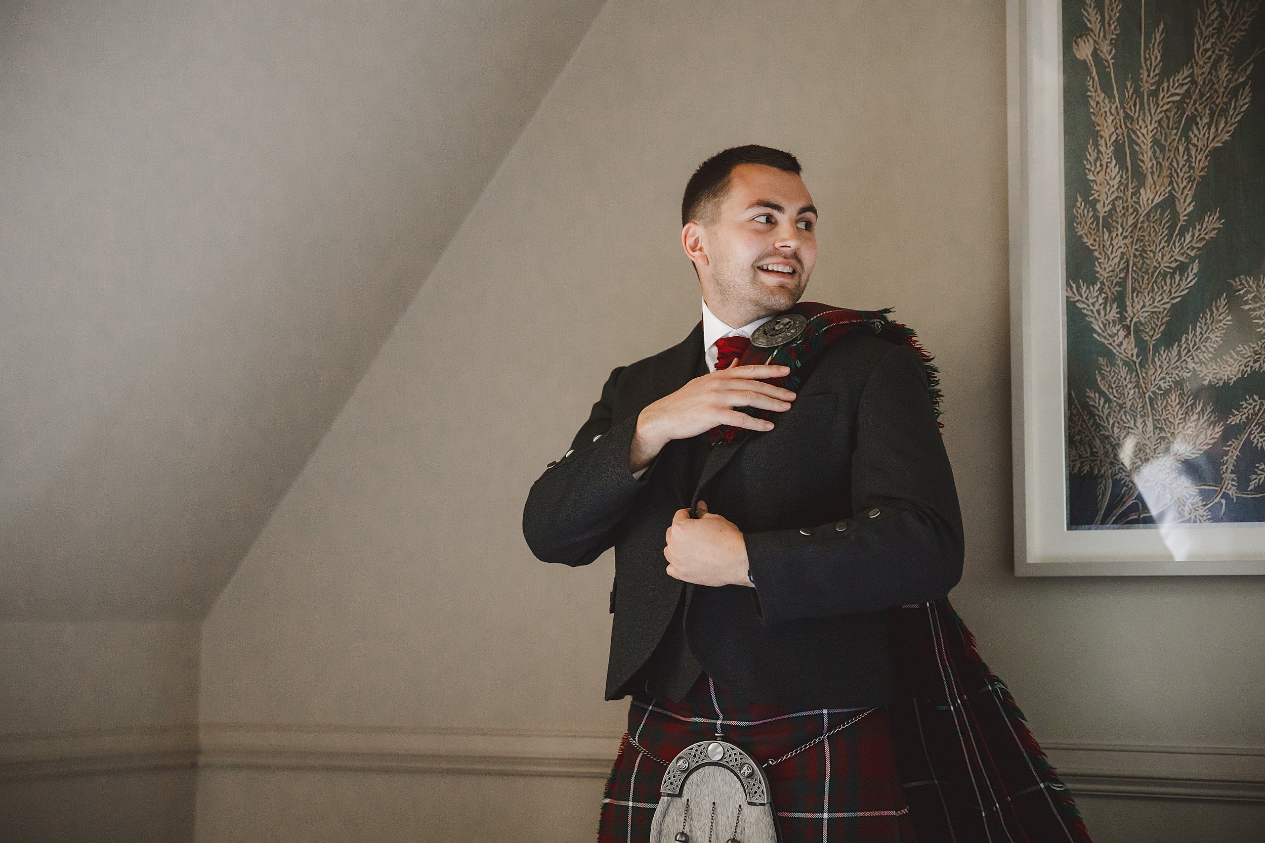 documentary-wedding-photographer-edinburgh-ghillie-dhu-scotland_0019.jpg