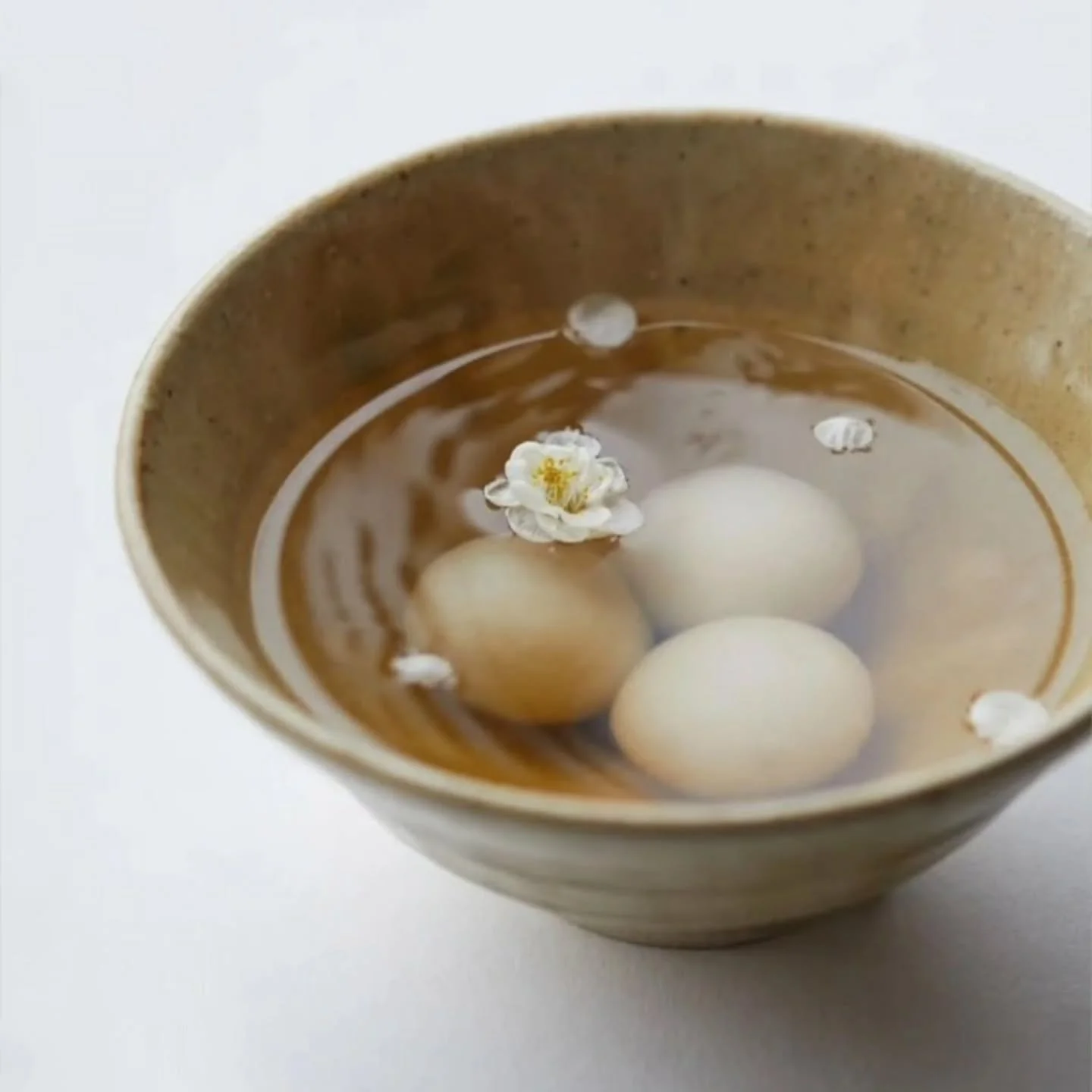 Dr Xiang Jun Delicacy for Divine Series: Yuan Xiao Yuan Sweet Rice Balls

Ingredients:&nbsp; Glutinous Rice, Osmanthus Flowers, Reunion Happiness ❤️❤️❤️

TCM Benefits: Warms Stomach, Nourishes Heart &amp; Tonifies Soul

Happy Lantern Festival 2026! 
