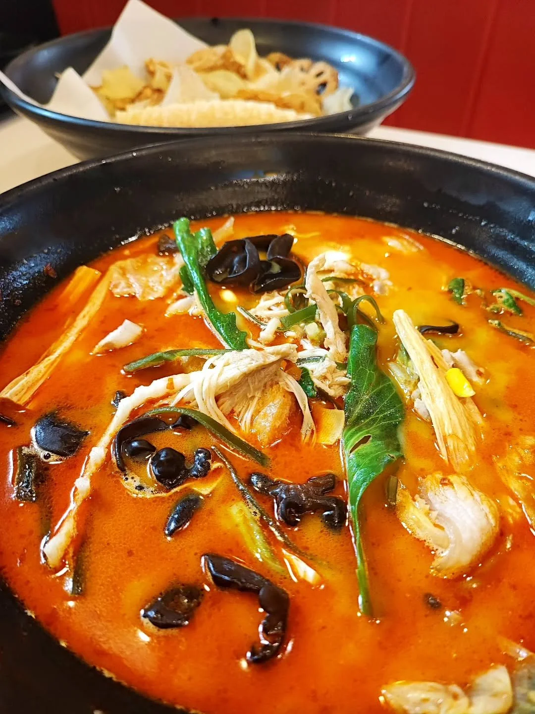 Dr Xiang Jun Delicacy for Divine Series: Passionate Mala Tang

Ingredients:&nbsp;Vegetables, Meat, Sichuan Pepper, Lots of Passion and Happiness ❤️❤️❤️

TCM Benefits: Warms Middle, Dispels Cold, Expels Sadness 😆

天厨妙供系列: 热情麻辣烫

材料: 蔬菜，肉，川椒，满满热情幸福

中