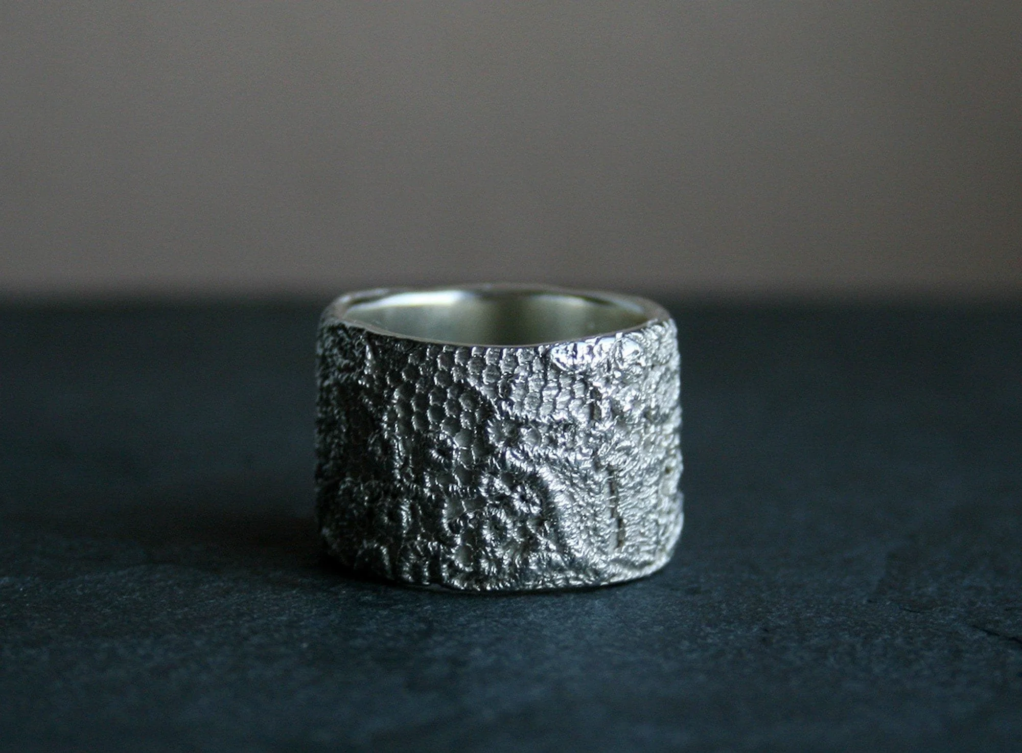 https://i.etsystatic.com/5806950/r/il/859663/2311340189/il_fullxfull.2311340189_n1y0.jpg