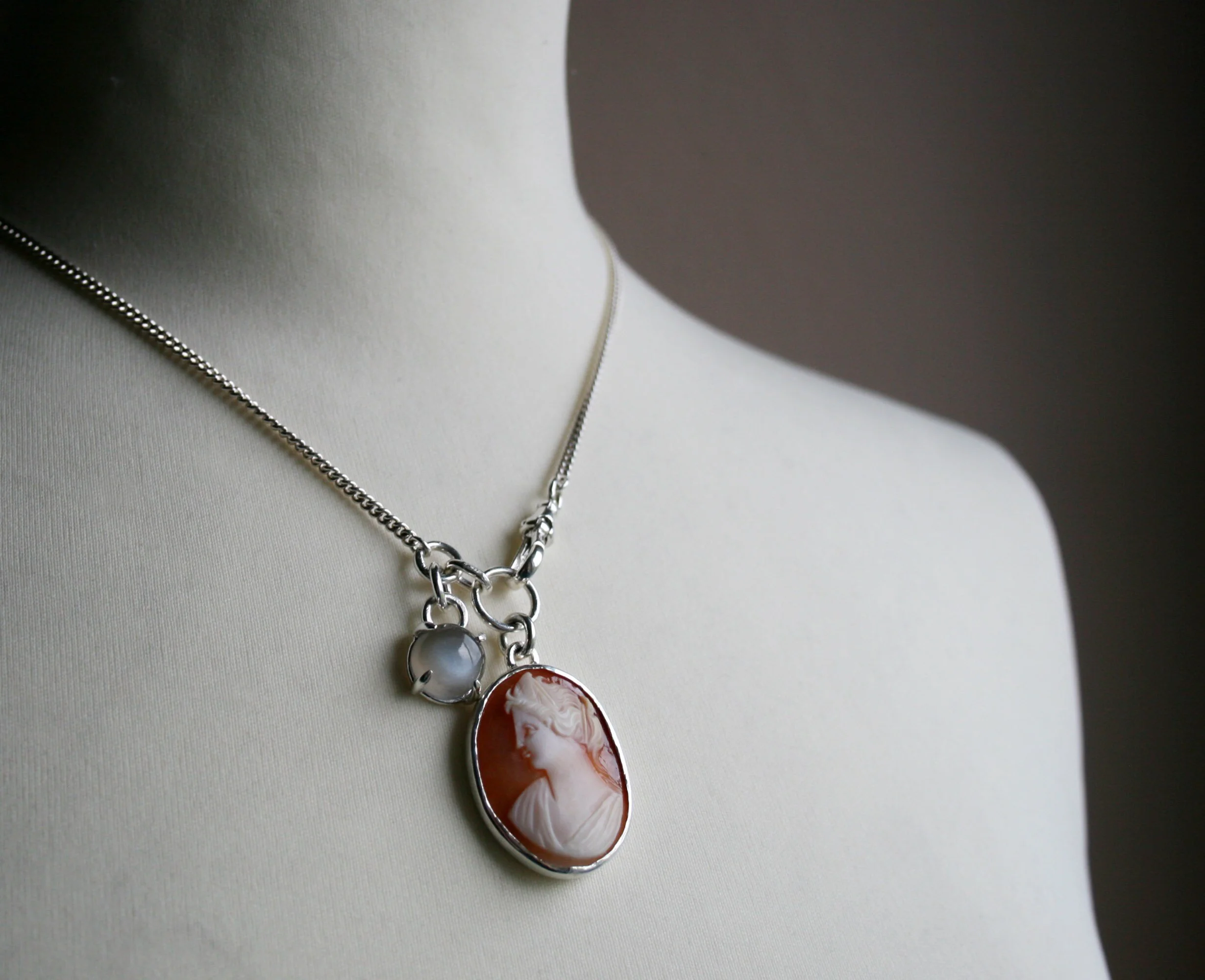https://i.etsystatic.com/5806950/r/il/921206/5867456810/il_fullxfull.5867456810_evqj.jpg