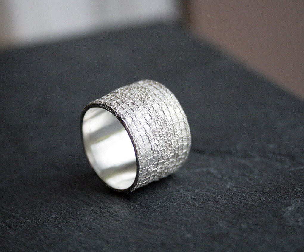 https://i.etsystatic.com/5806950/r/il/00b88f/830771489/il_fullxfull.830771489_1u25.jpg