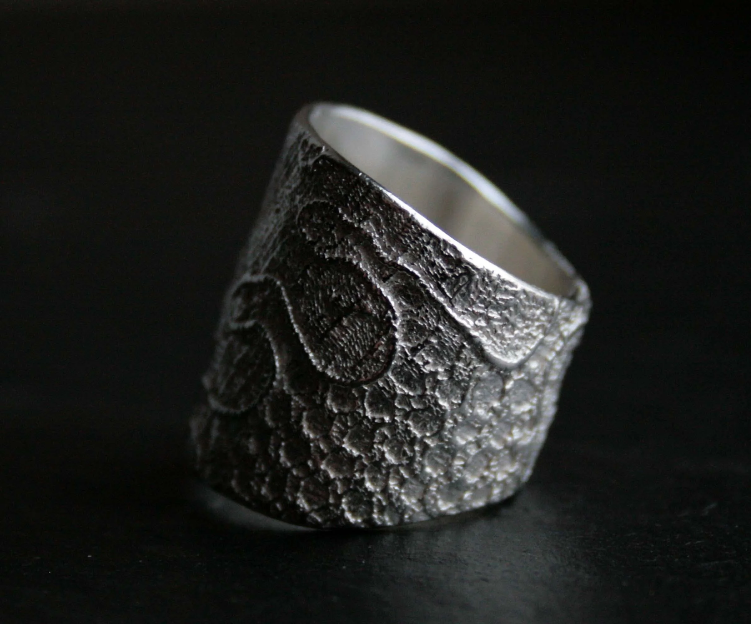 https://i.etsystatic.com/5806950/r/il/0ed818/6516007872/il_fullxfull.6516007872_cwev.jpg