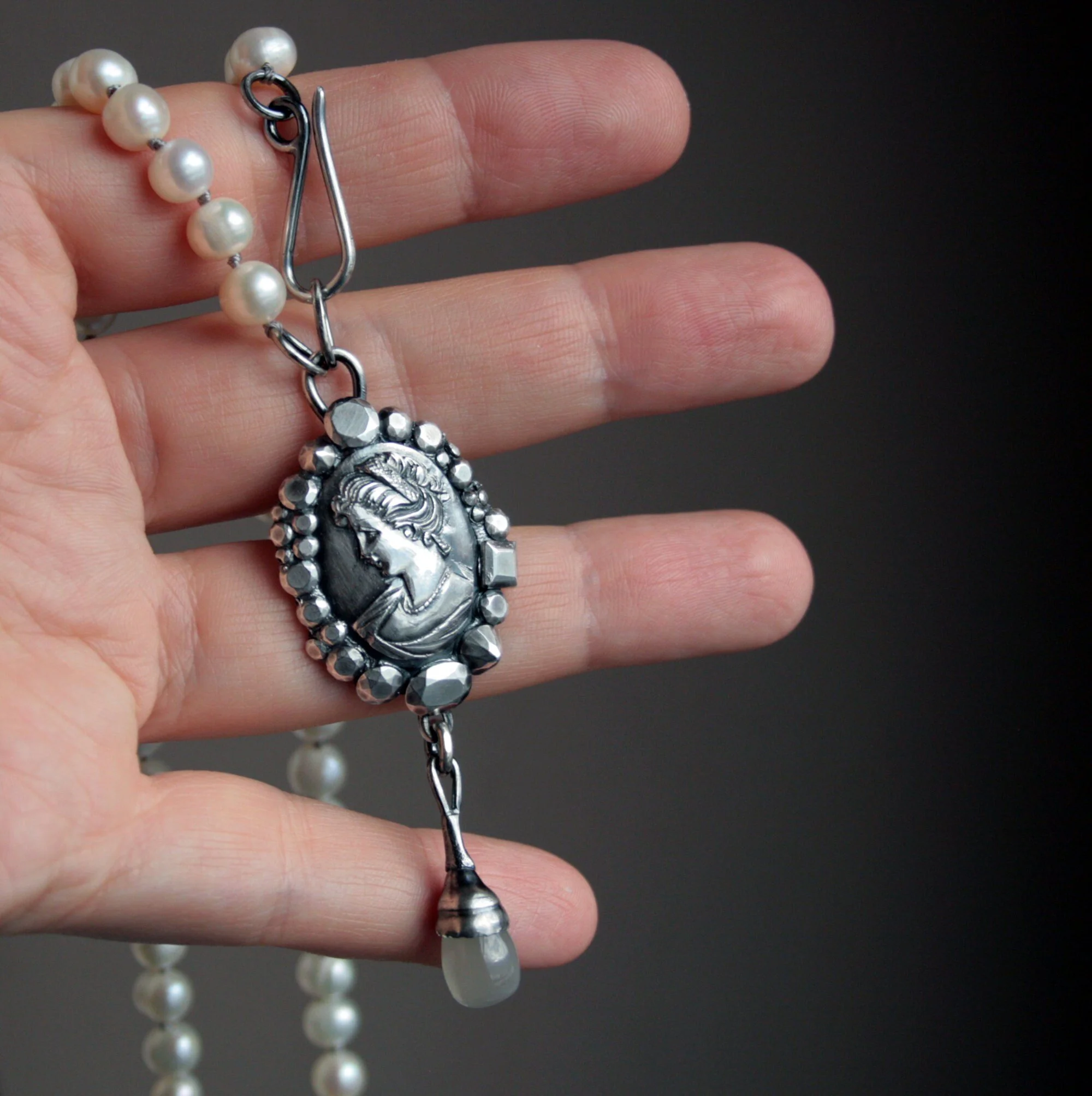 https://i.etsystatic.com/5806950/r/il/5b155e/2090378636/il_fullxfull.2090378636_t203.jpg