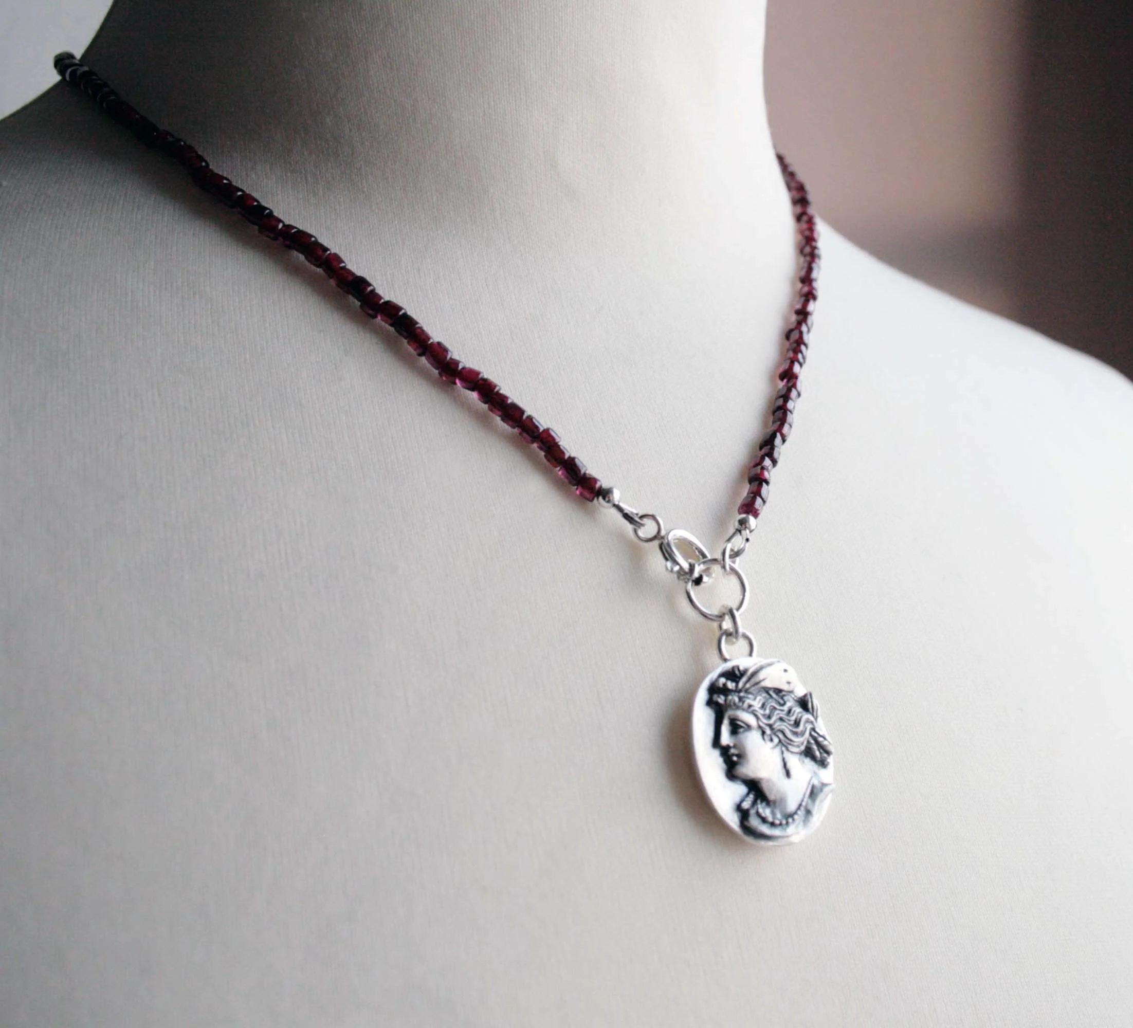 https://i.etsystatic.com/5806950/r/il/ffe520/6560793312/il_fullxfull.6560793312_f58p.jpg