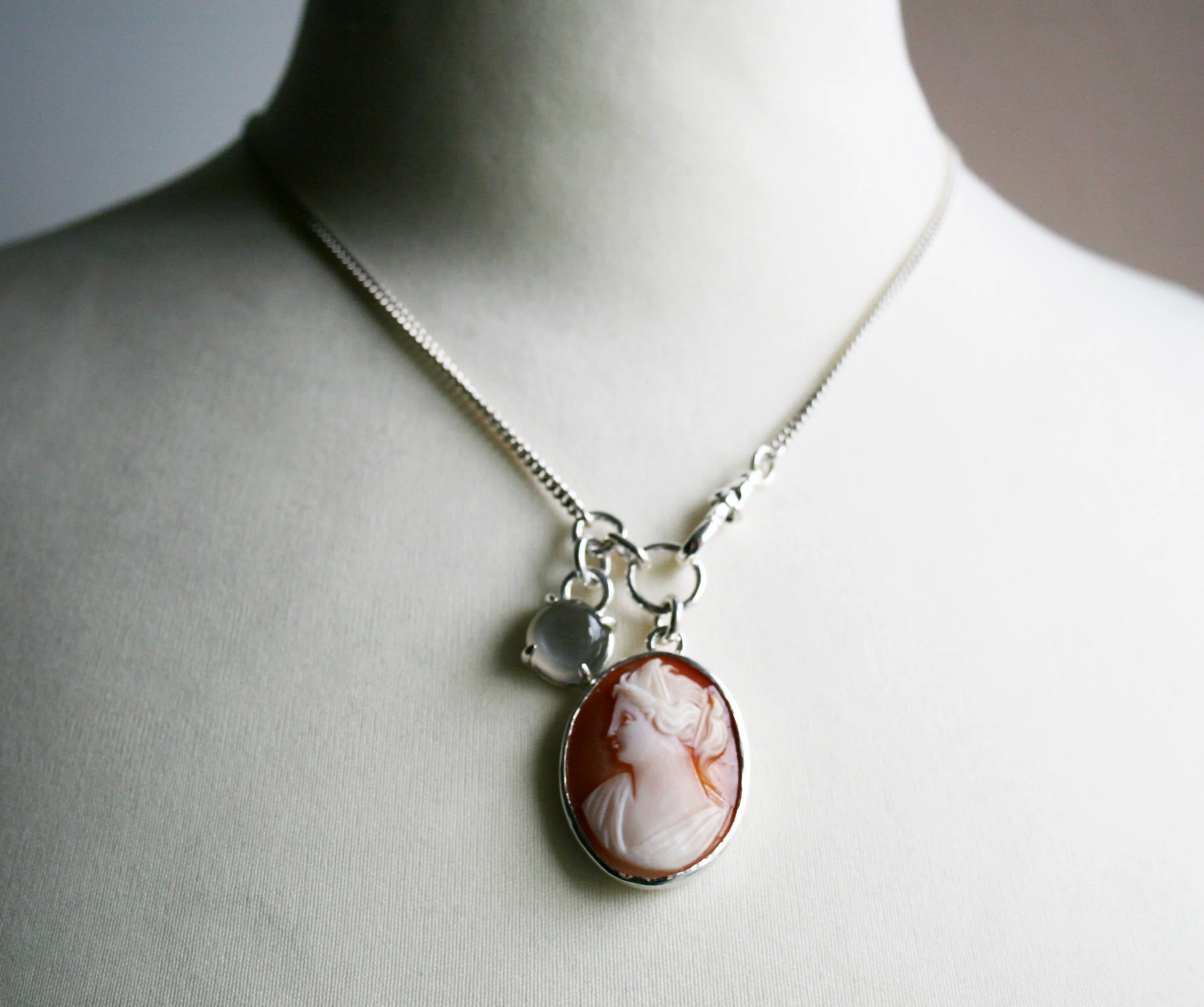 https://i.etsystatic.com/5806950/r/il/58eae6/5915543407/il_fullxfull.5915543407_e3ix.jpg