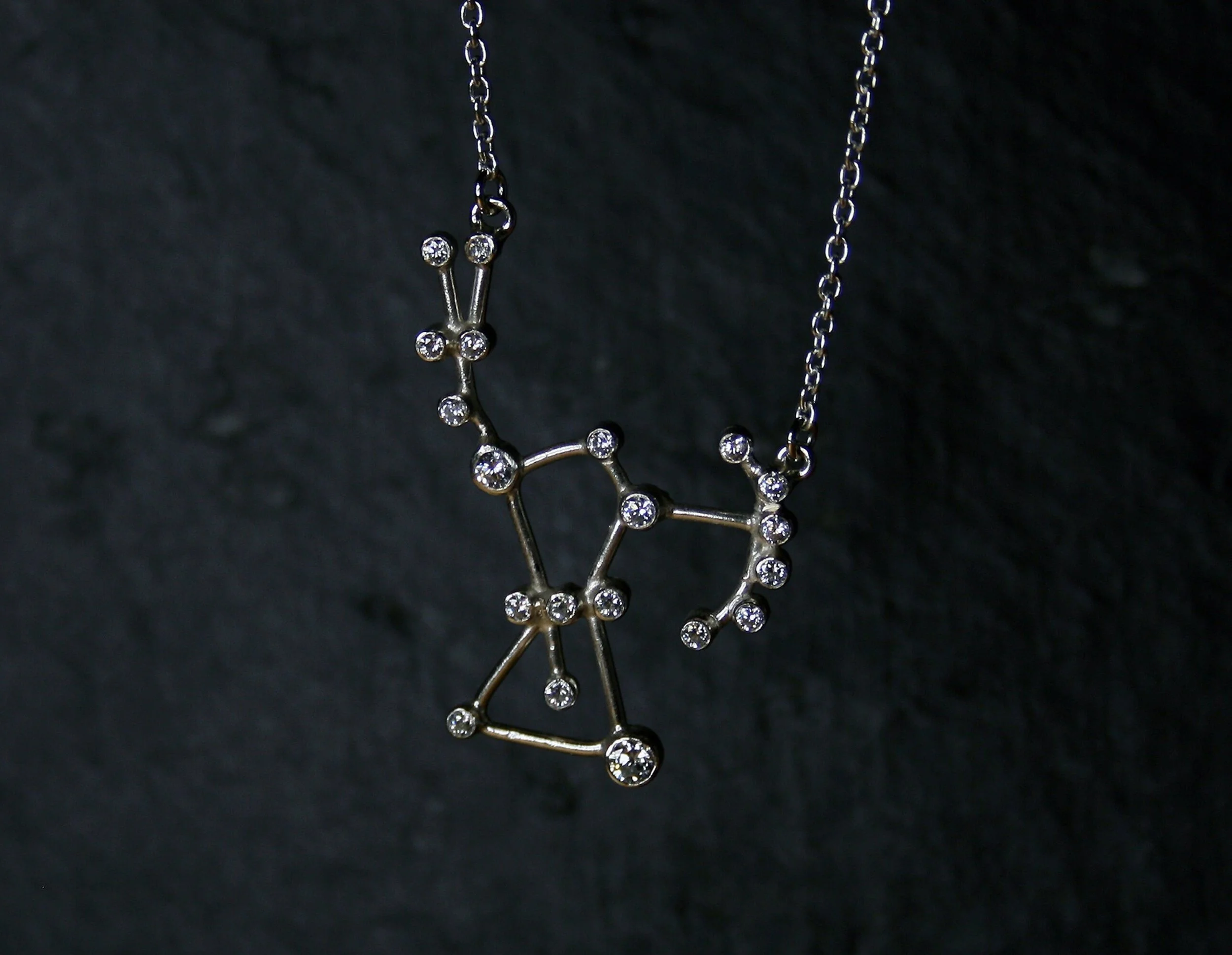 https://i.etsystatic.com/5806950/r/il/c4fac1/5538533105/il_fullxfull.5538533105_t3q5.jpg