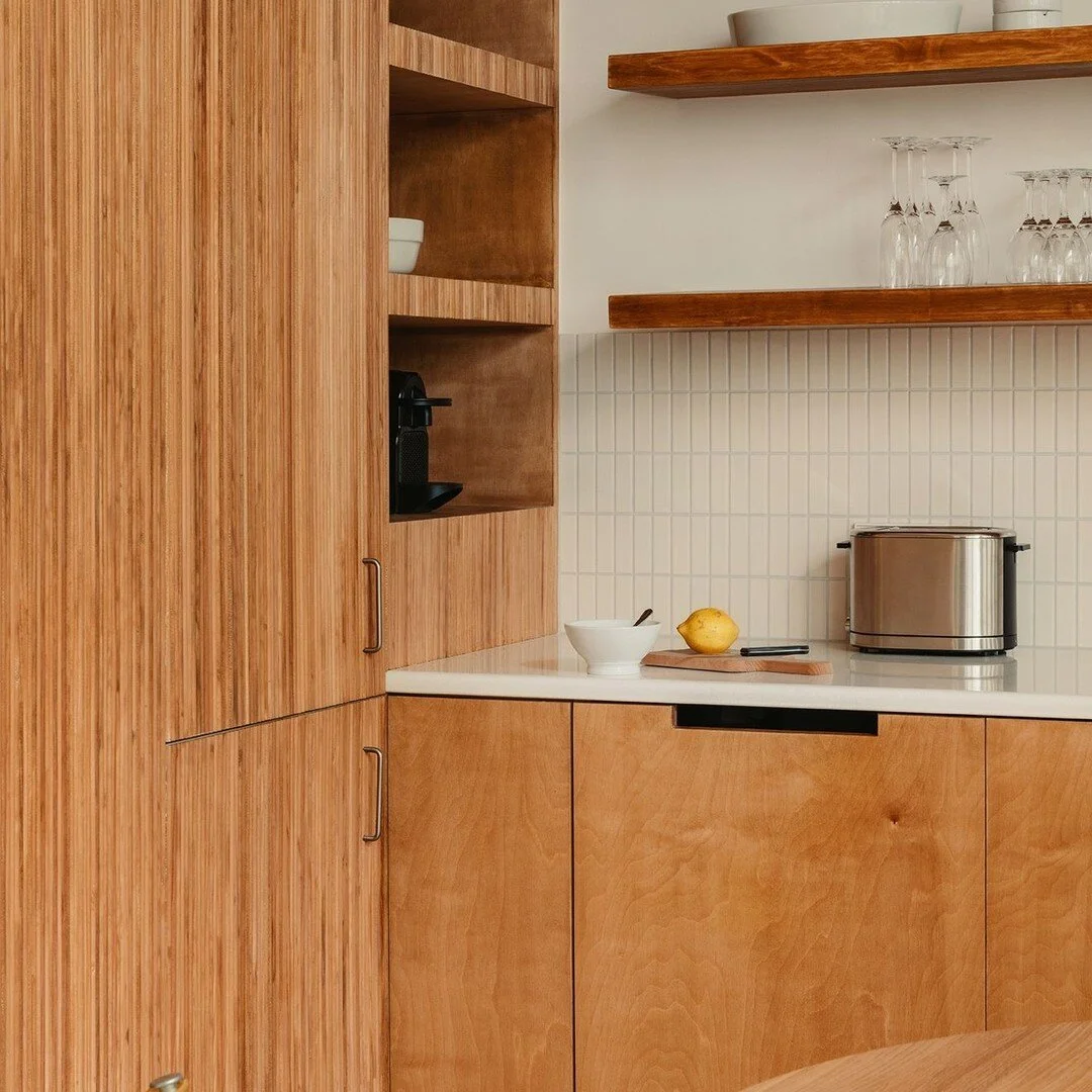 VERNEUIL avec #j.a.u.n.e
📸#yannick__labrousse

🌳✨ Cuisine sur mesure en bois : &eacute;l&eacute;gance et fonctionnalit&eacute; !✨🌳

D&eacute;couvrez notre derni&egrave;re r&eacute;alisation : une cuisine en bois personnalis&eacute;e et adapt&eacut
