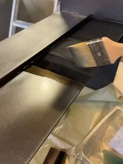 Quand le m&eacute;tal brut se transforme en oeuvre d&rsquo;art 🖼️ 👩&zwj;🎨 #menuisier #renovationint&eacute;rieure #designminimaliste #boissurmesure #architectureint&eacute;rieure #finitionsdequalit&eacute; #decorationinterieur #travauxmaison #arch