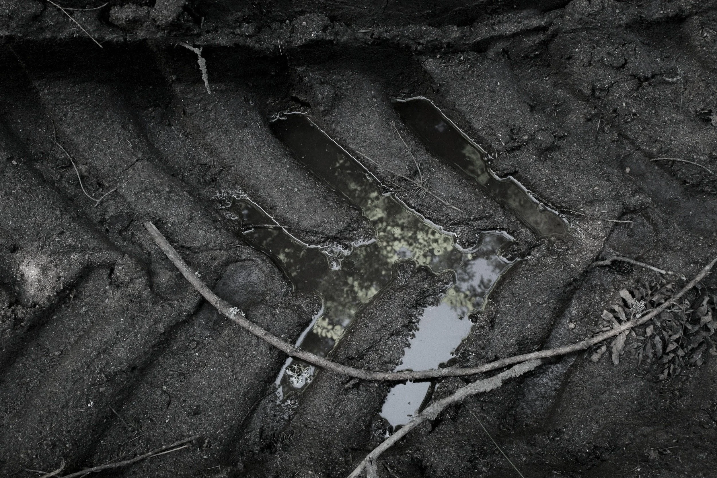 Stuck in mud tire tracks — EMDR therapy Northern Virginia
