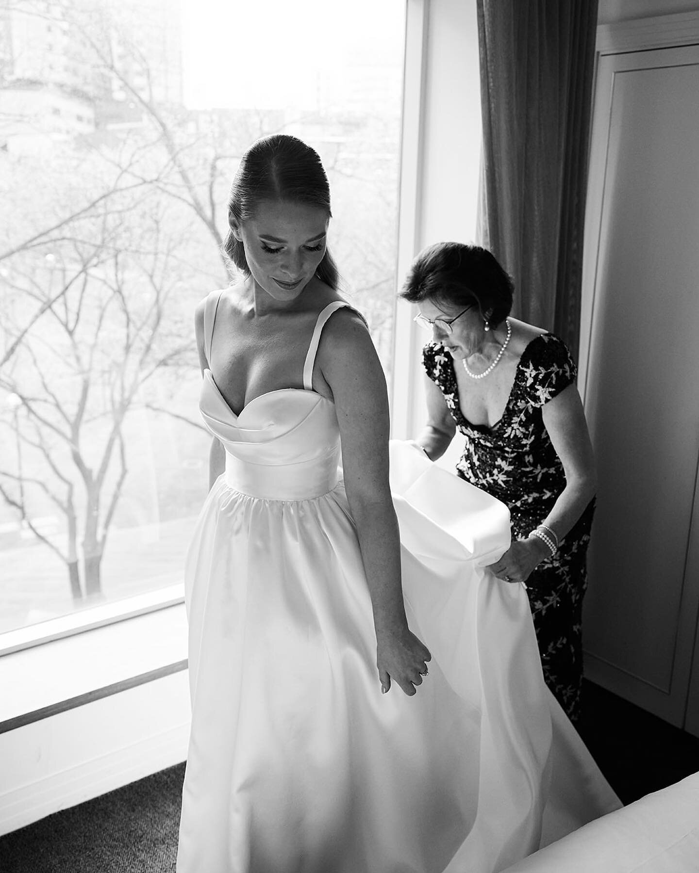The gorgeous Frederique in a custom AV gown. 
Captured by @louloumemphis 

#melbournebride #melbourneweddings #weddingdresses #bridalmusings #modernweddingdress #classicweddingdress #weddingdressdesigner #bridetobe #bridetobe2024