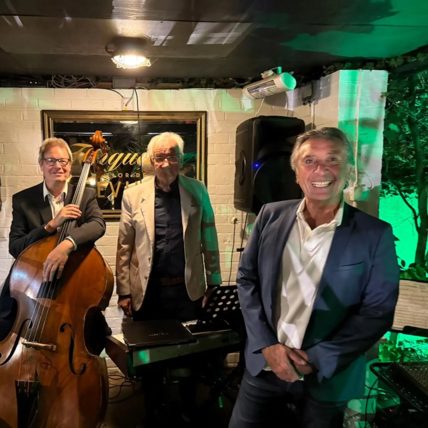 @hoveplace last night.
Great to return to this lovely venue again. 
Thanks to everyone who supported the live music and thanks to Roy Hilton for another piano masterclass and also to @davidbeeboss for a flawless performance once again on double bass.