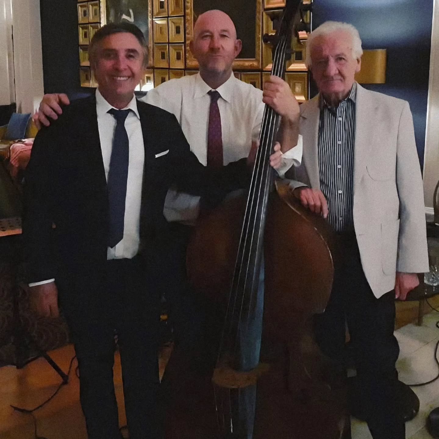 This Thursday 27th November I am performing a lunchtime jazz event in the lovely setting of @allsaintshove_  with Roy Hilton on piano and @nigelaubreythomas on double bass. 
All Saints Church is situated in the Drive in Hove  BN3 3QE.
The music is fr