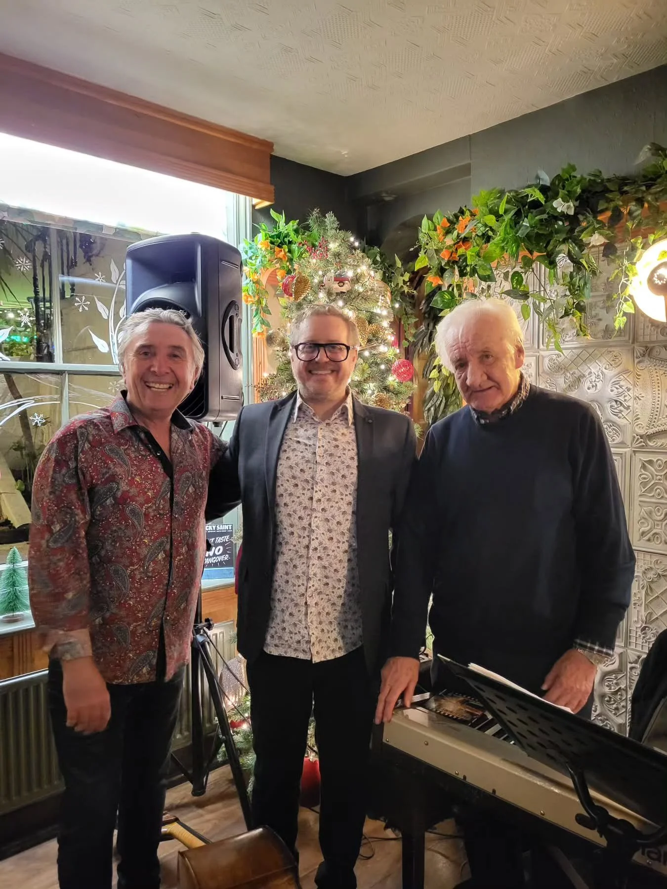 So good to play @hoveplace on Wednesday with Roy Hilton and George Trebar.
Thanks to everyone who supported the live music.
Looking forward to returning to this lovely venue again next year. 
#livemusic 
#festivejazz 
#music 
#jazztr&iacute;o 
#www.d