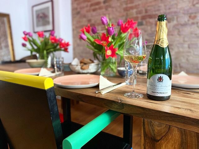 Ein tolles Wochenende w&uuml;nschen wir! ☀️
.
.
.
#rieslingsekt #sekt #chamapgnerverfahren #maximinerhof #berndschu #mosel #kenn #trier