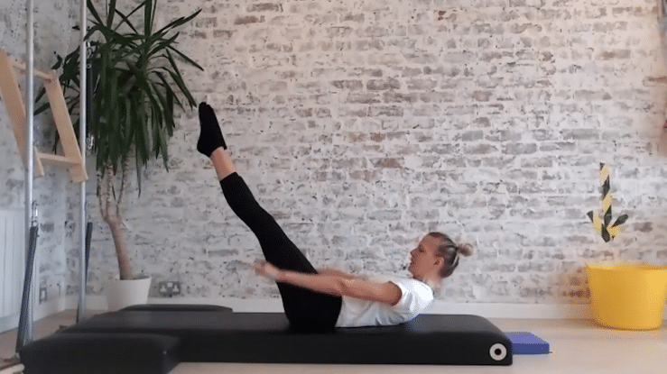 Advance mixed abs and hundred high scissors