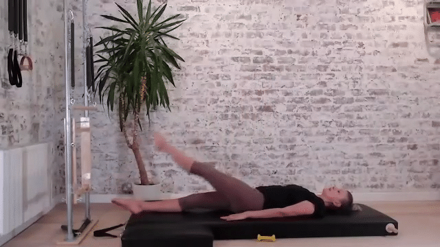 Advance class with arm weights for rowing