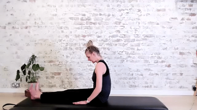 Advanced Flow with kneeling Side Kicks and boomerang