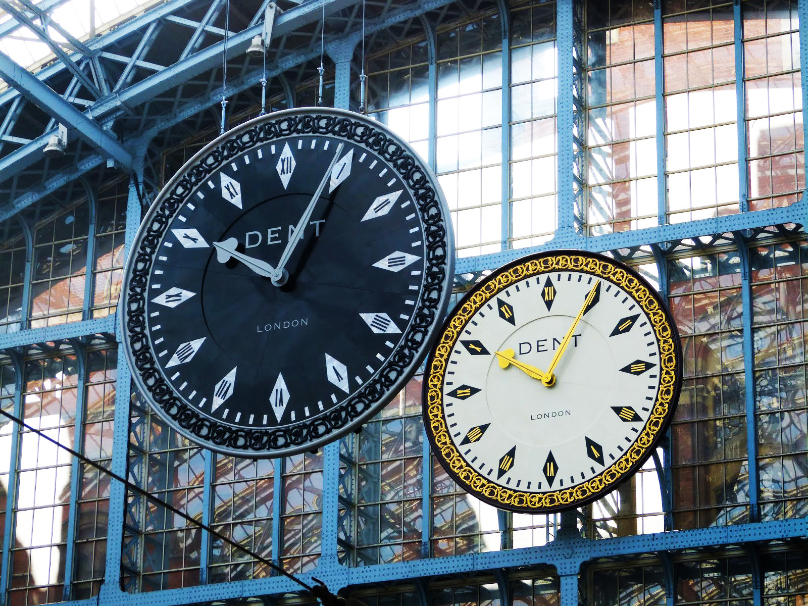 Cornelia Parker, Clock installation, St Pancras, commissioned by John Smith and sons
