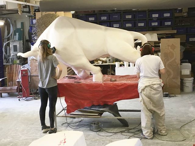 The making of; Large bull sculpture for a restaurant in Scotland, swipe to see the process &gt;&gt; #artfabrication #sculpture #sculpting #sculptors #makers #design #jesmonite #fibreglass #polestyrene #nottinghammakers #nottingham