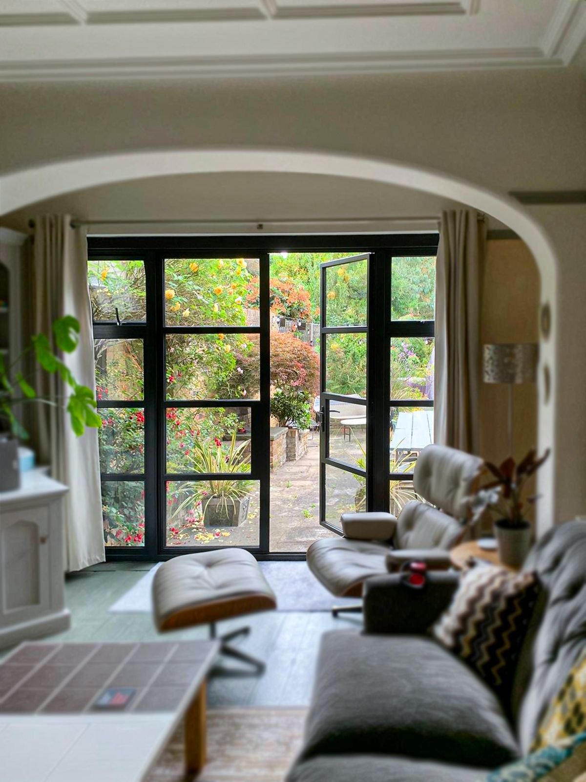 oakwood-steel-look-doors-interior.jpg
