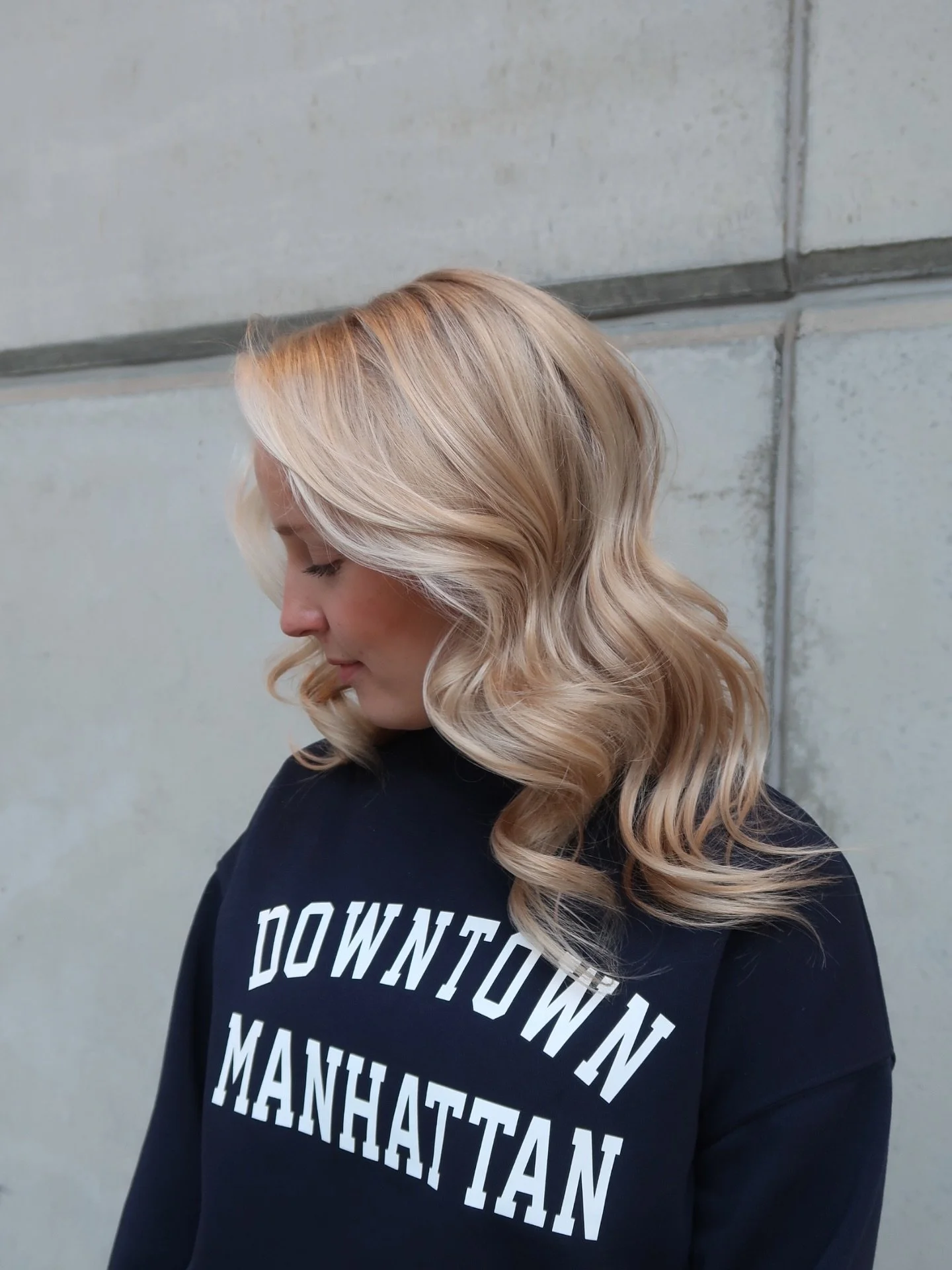 CREAMY BLONDE FOR FALL🍂🍦

CUT&amp;COLOR by @bymathildaa 
@redken @lorealpro_education_sweden @lorealnordicpro 
#r&aring;hfris&ouml;r #redkenblonde #redkenobsessed #redkenshadeseq #uppsalafris&ouml;r