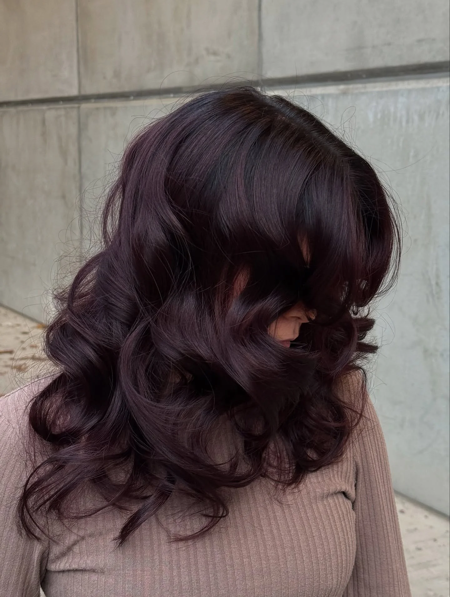 YUMMY CHERRY HAIR🍒

Cut/color: @cutbyfreja 

#fris&ouml;ruppsala #cherryhair #uppsala #fris&ouml;r #r&aring;hfris&ouml;r #lovekm #kevinmurphycode