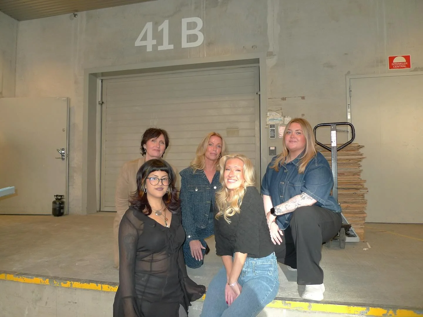 HAPPY OCTOBER WEEKEND TO YOU ALL🍁