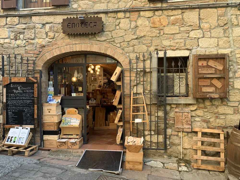 Bolgheri Enoteca charm