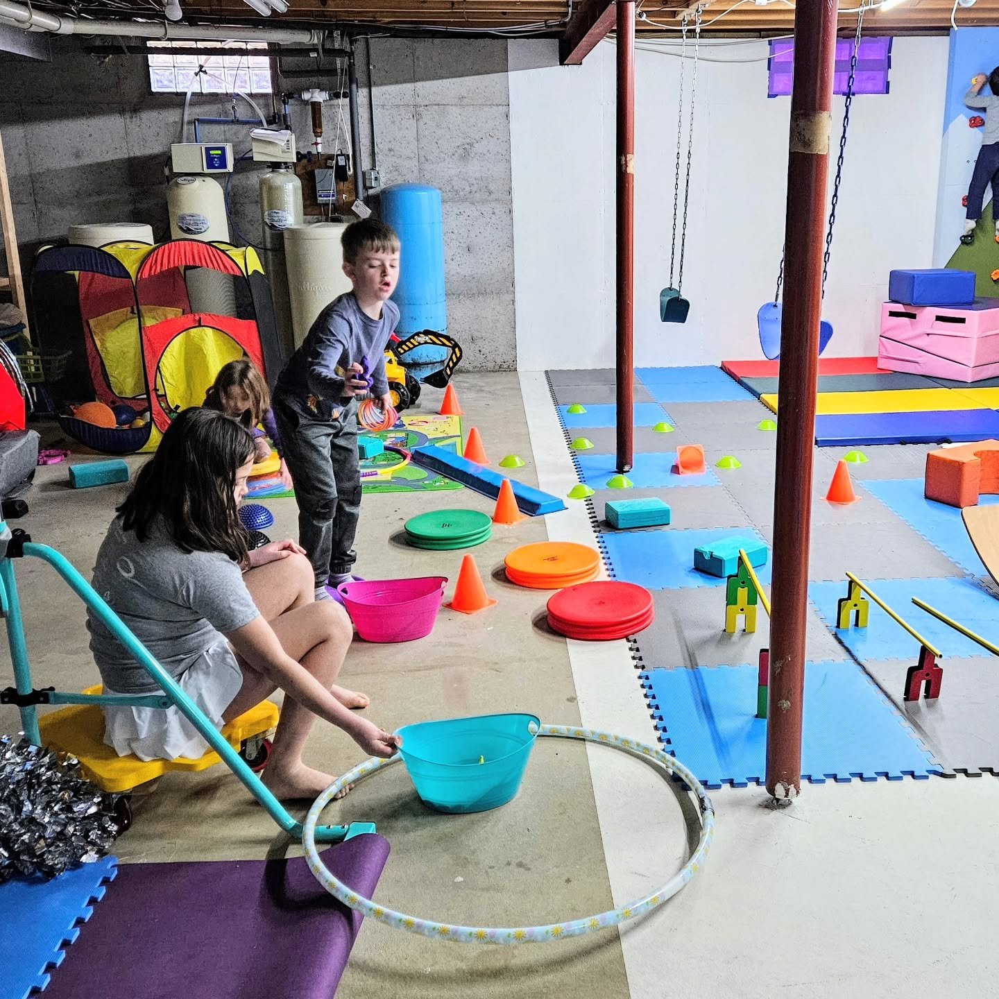 🌟 Spring Break Fun: Obstacle Course Challenge! 🌟

What better way to kick off spring break than by building and tackling an obstacle course? 🏃&zwj;♂️💪

Not only does this activity boost motor skills like motor planning and sequencing, but it also
