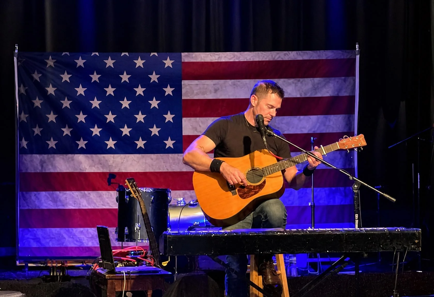 I hope that everyone who celebrated had a wonderful Fourth of July! 🇺🇸🤘🇺🇸 I had an awesome time singing for some great folks in Texas in Saturday 🎵 #250