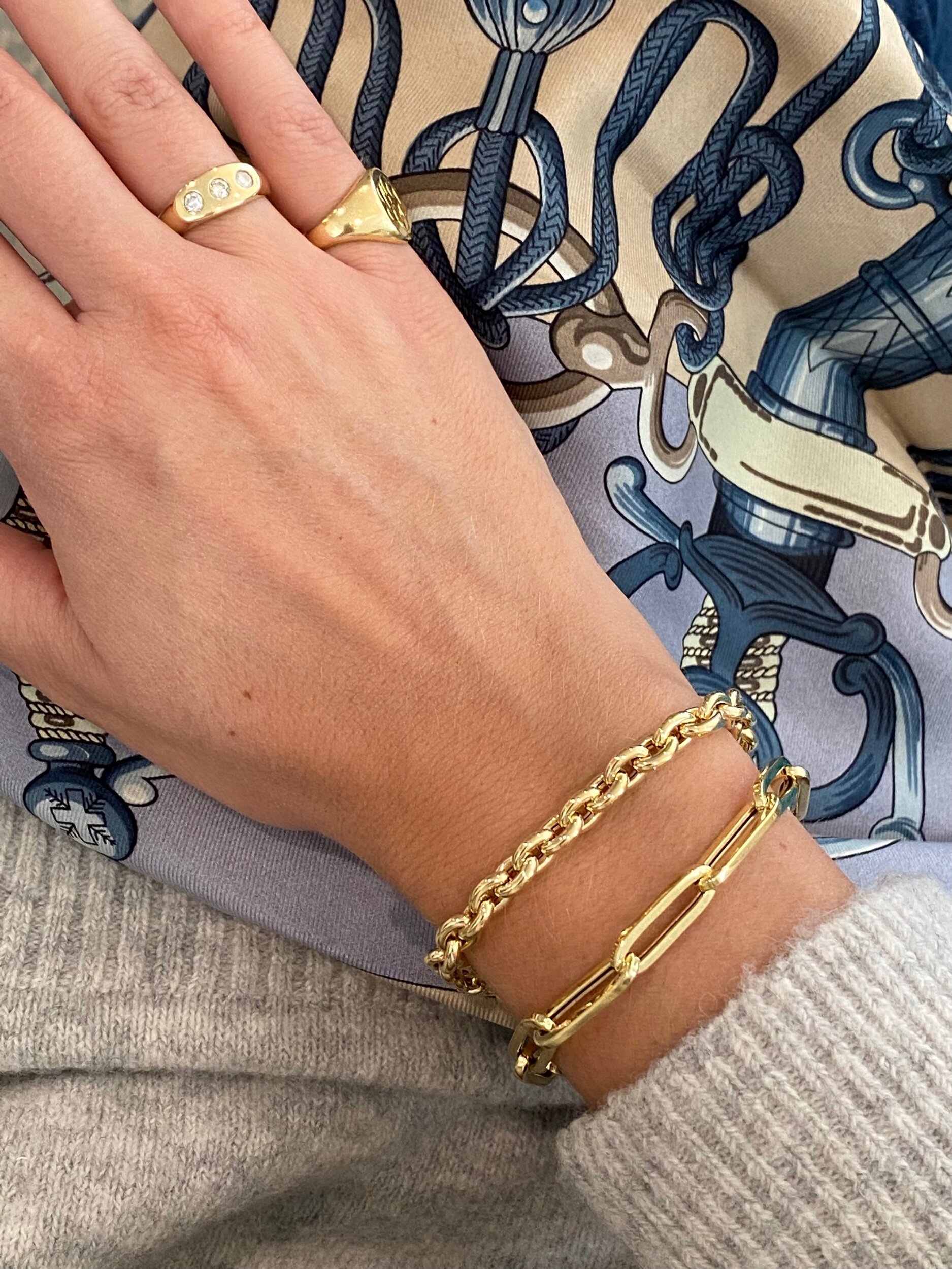 F6F7B90D-D157-4C35-9833-25EC4A3E74A8