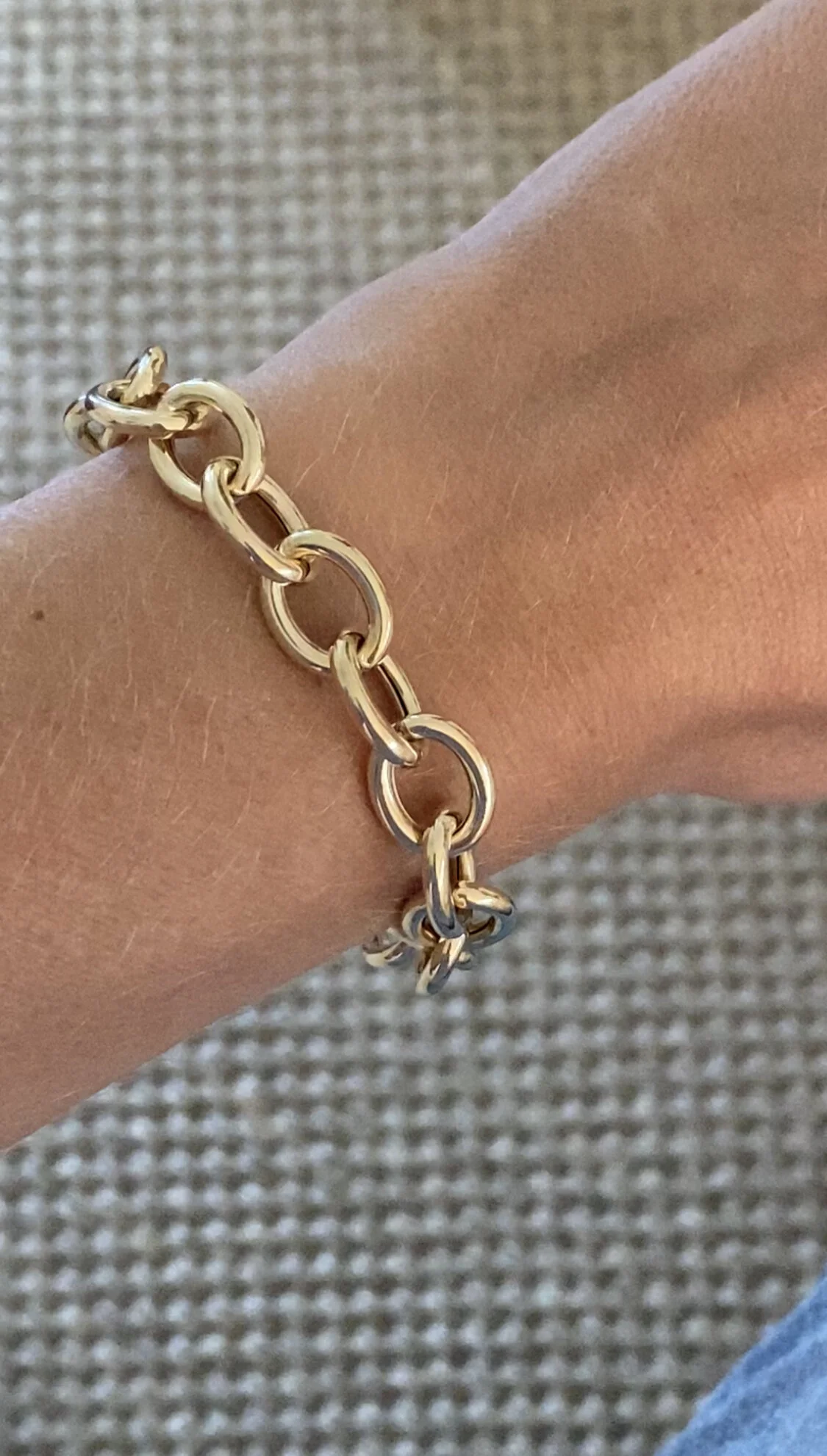 487F2DF7-C4F5-40B8-94BF-39F988CDA615