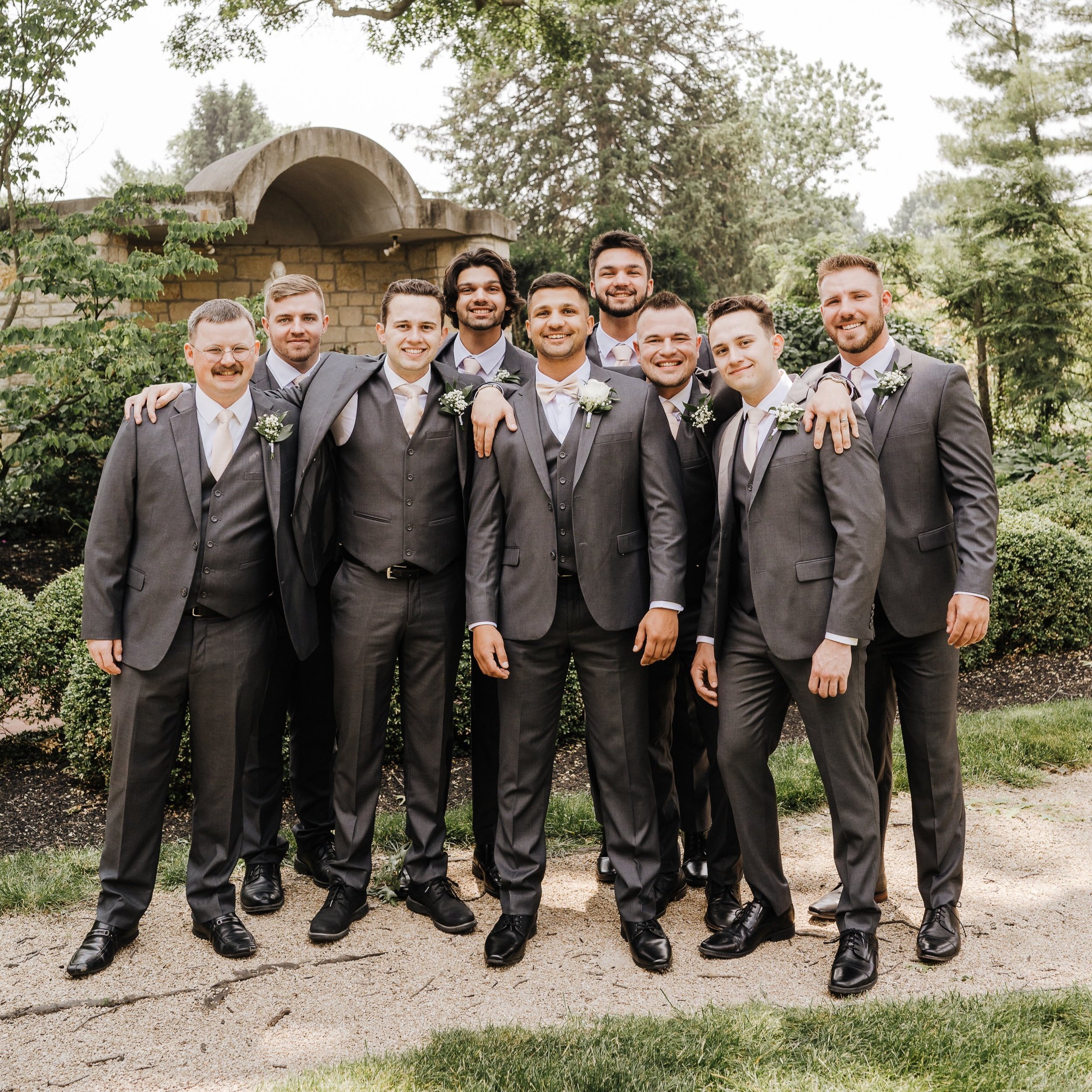 GROOM+%2B+GROOMSMEN+PORTRAITS-75.jpg