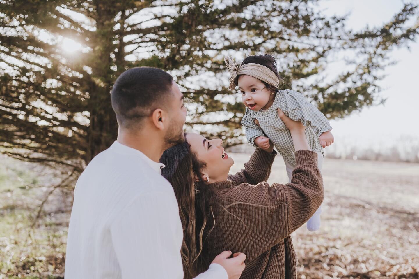 The time change calls for this gorgeous sunset! I loved getting to meet this adorable family last evening, while having the best spring weather.