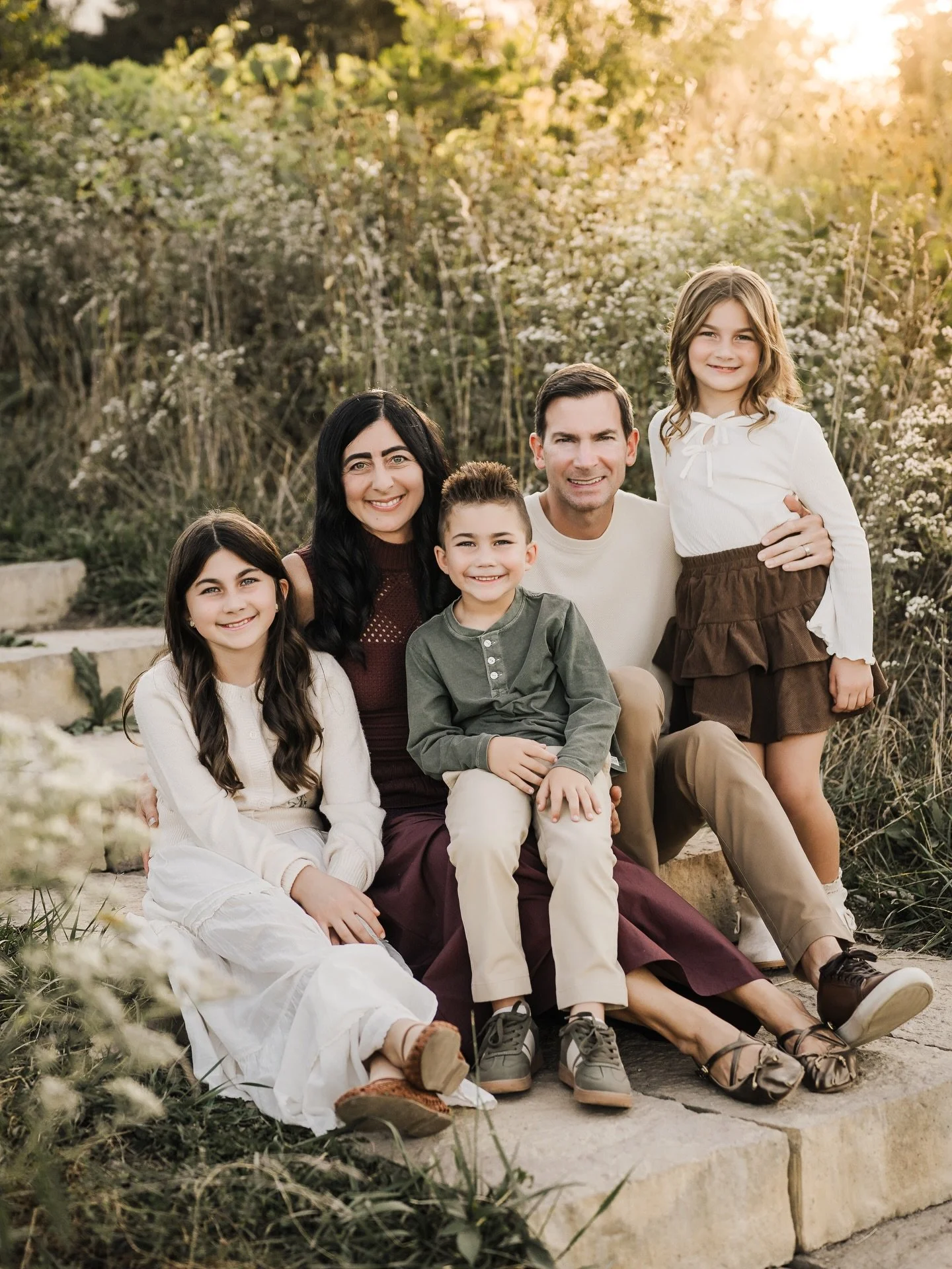 Golden hour glow and the sweetest family smiles ✨
It&rsquo;s been such a joy capturing this crew over the years &mdash; their love, laughter, and connection always shine through every frame. 💛