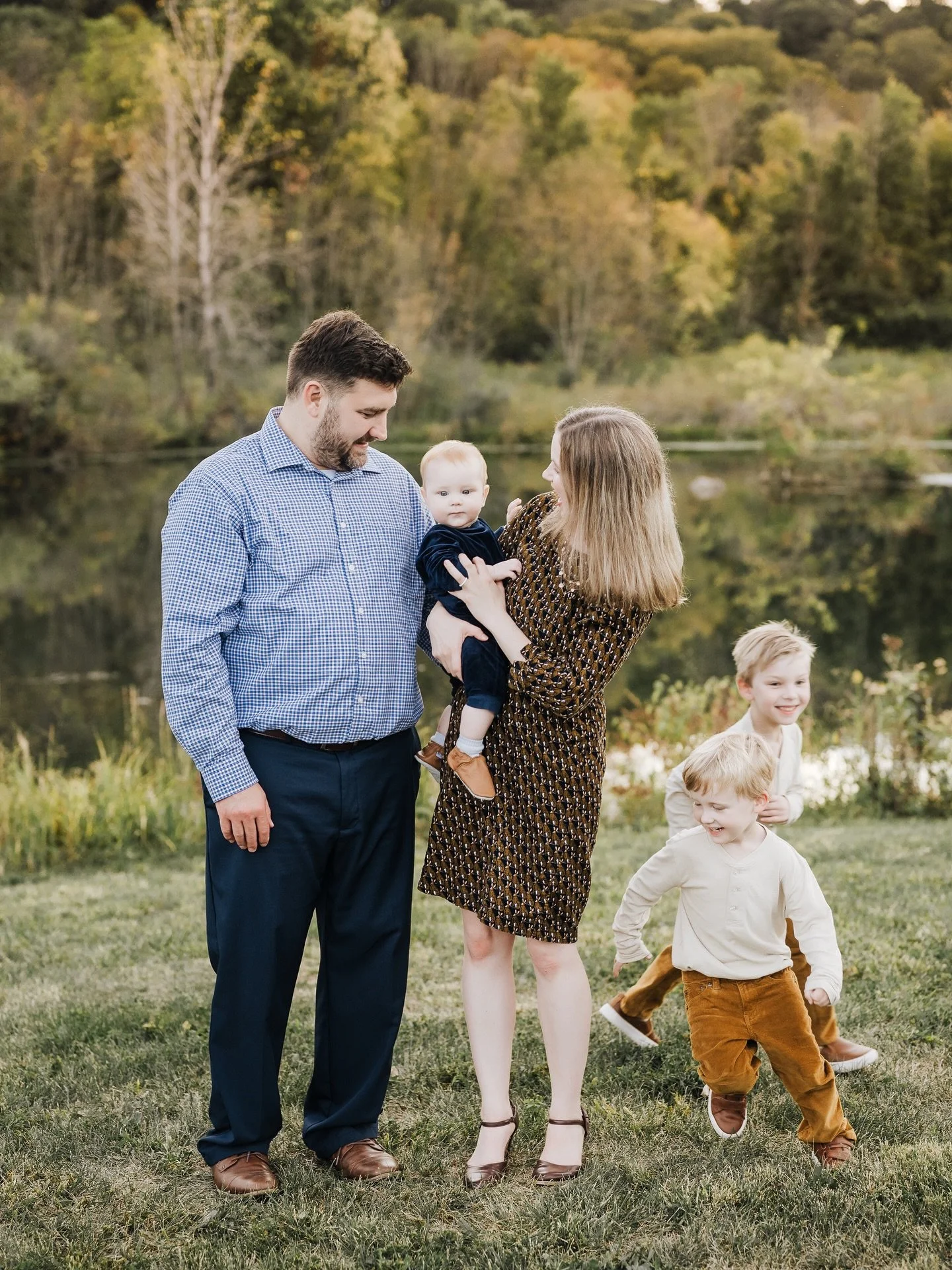 All smiles, all energy, all heart 💛 This crew of boys kept me laughing the entire session!