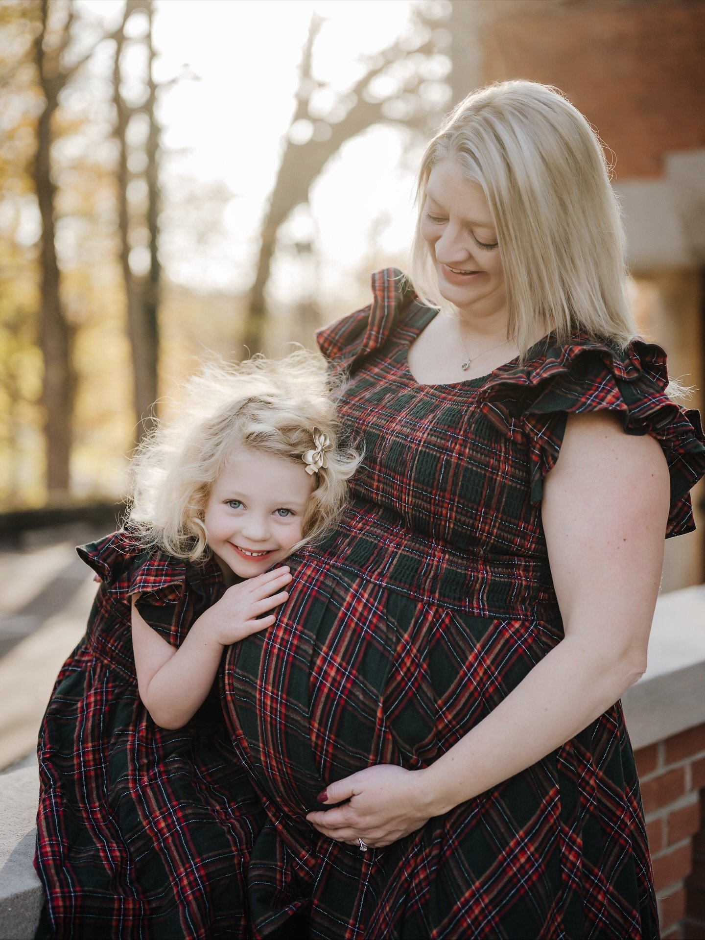 This sweet family is counting down the days until they become four, and little Magnolia could not be more excited to take on her new role as big sister. 💕