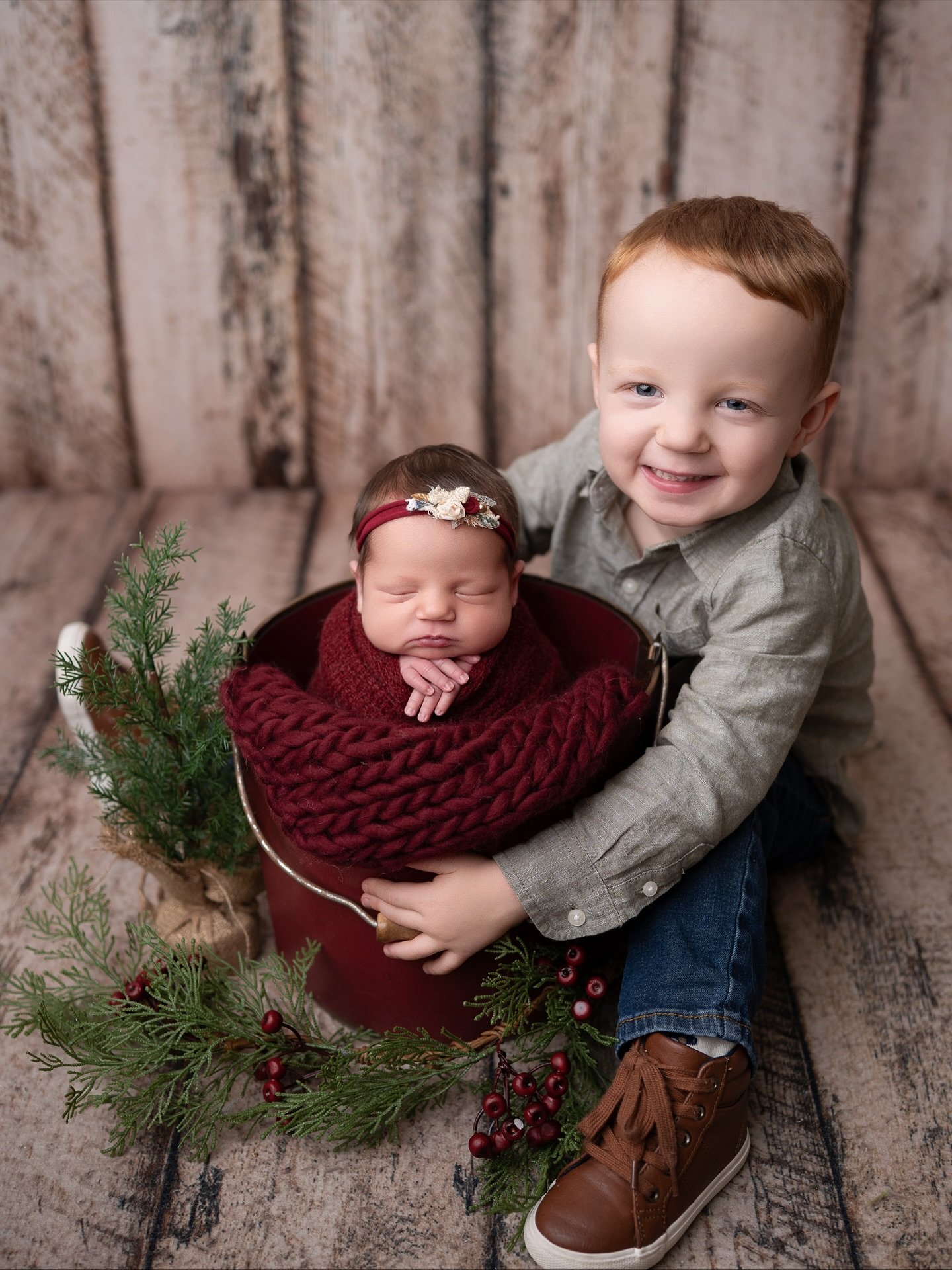 Welcoming sweet Anderson Grace 💕 Big brother Everett is already stealing the show with those smiles!
