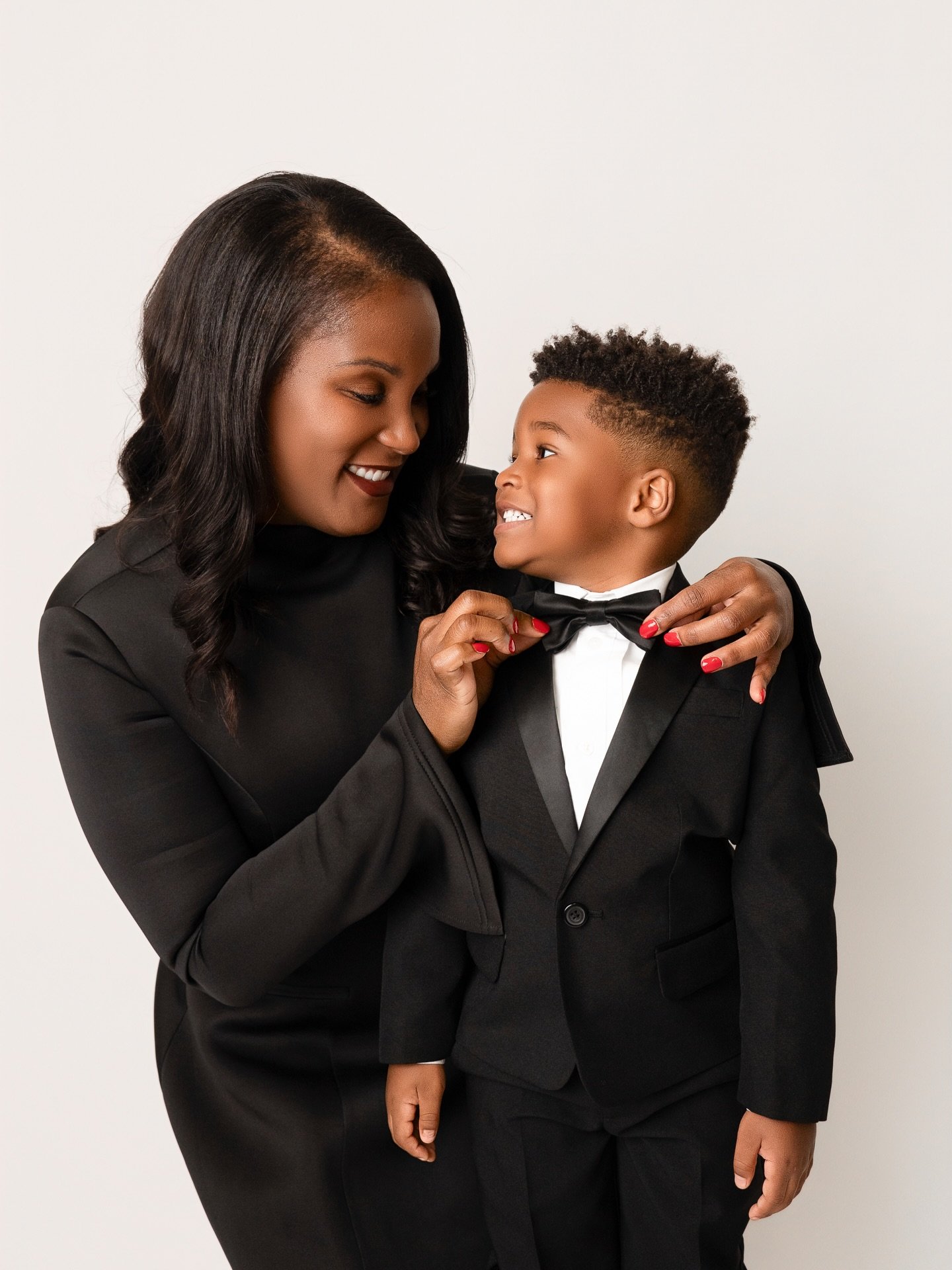 There is nothing more classic than a beautiful Mama with her handsome little guy! Ashton adores his Mom 💕. I loved being able to bring Moms vision to life with this adorable session.