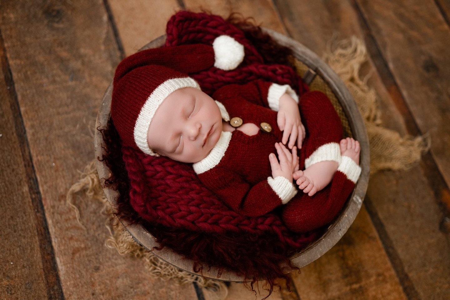 The cuteness little snuggle bug!!! Meet Callum Thomas! He was a pure angel for this session this morning!