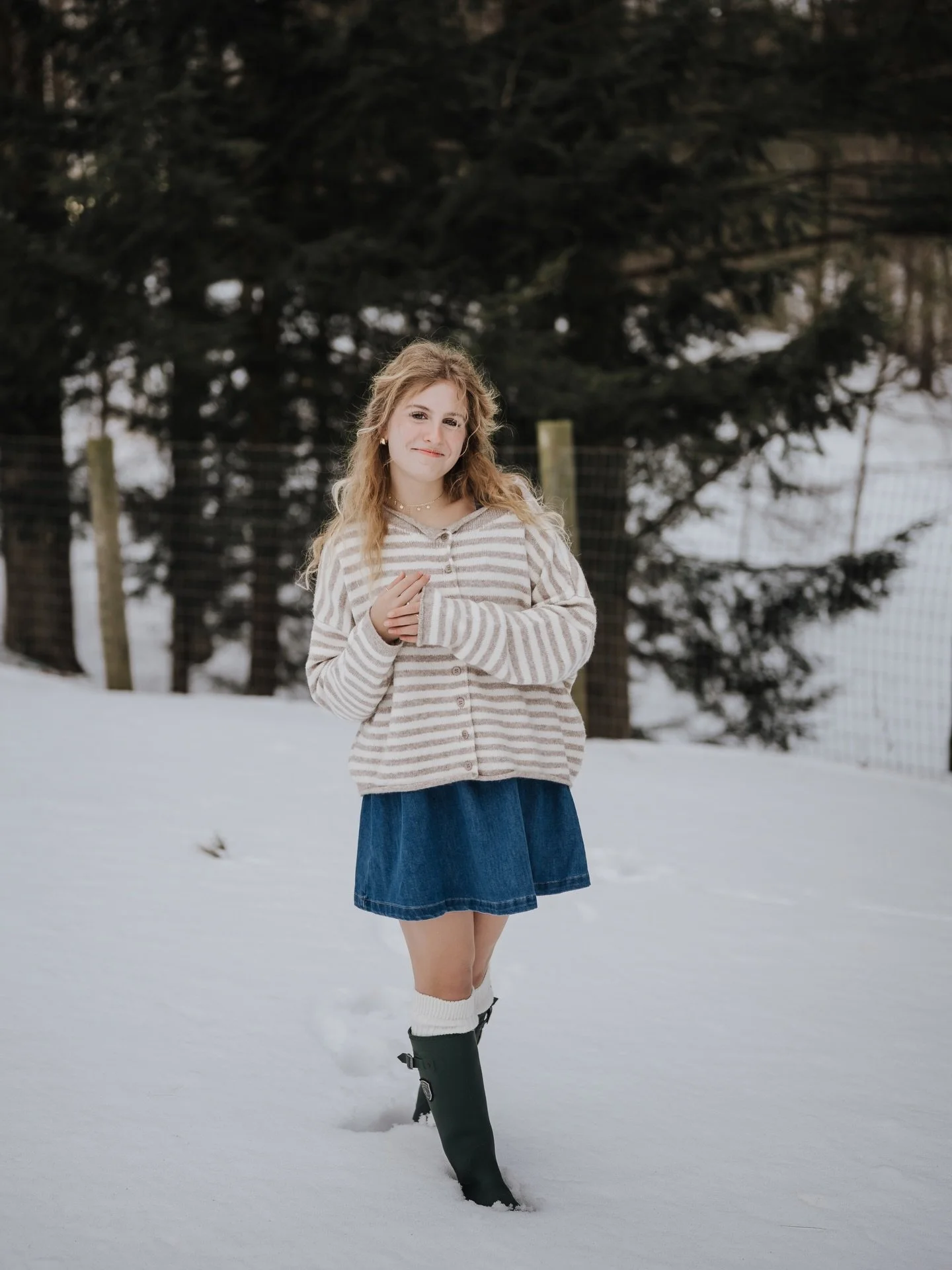 Mary London&rsquo;s senior session was pure joy. So sweet, so kind, and absolutely beautiful inside and out. Wishing her the very best as she steps into this next chapter ✨