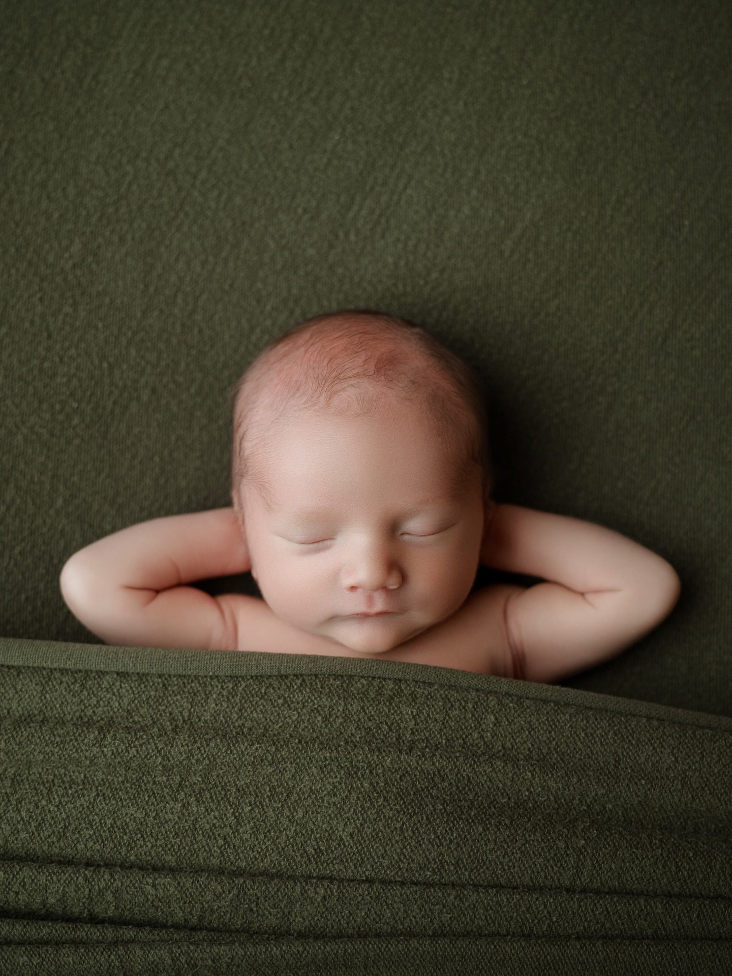 Welcome Beau Warren!!!! The sweetest little snuggle bug who was simply perfect for his newborn session!