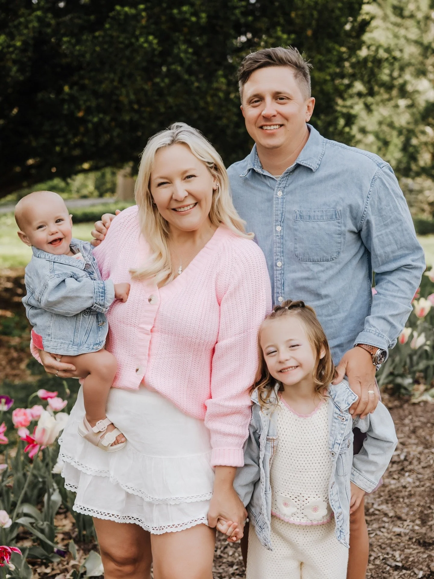 Some spring tulips and the sweetest little crew bringing all the joy to your feed this morning 🌷✨